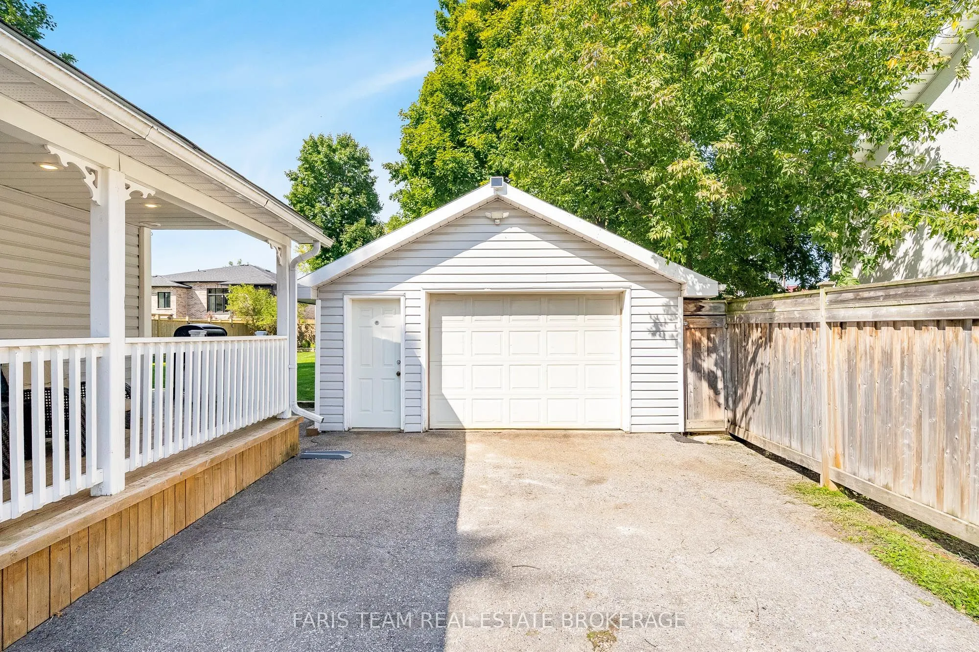 2108 Victoria Street