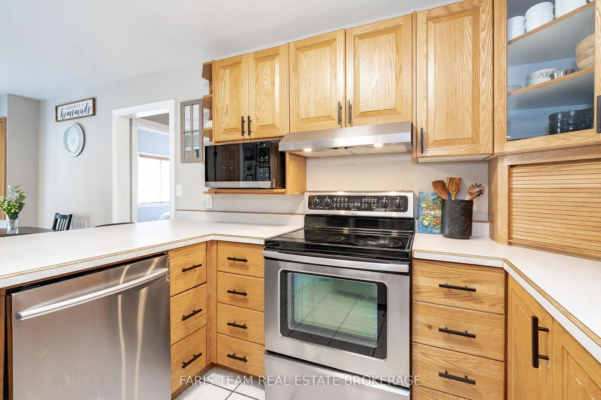 2108 Victoria Street