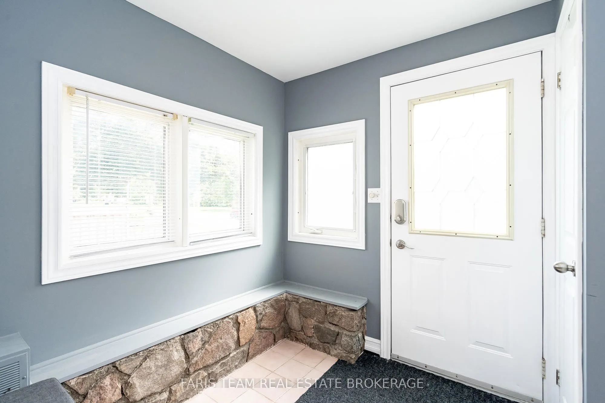 2108 Victoria Street