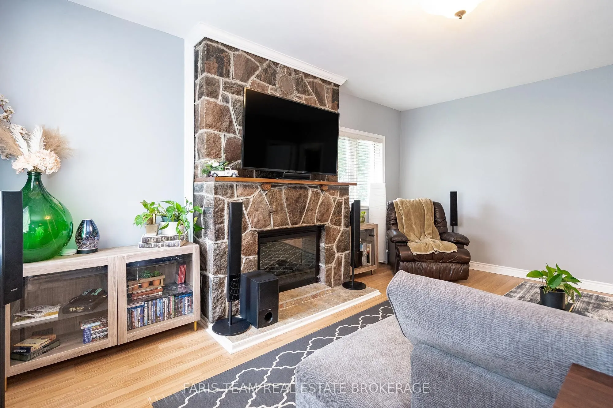 2108 Victoria Street