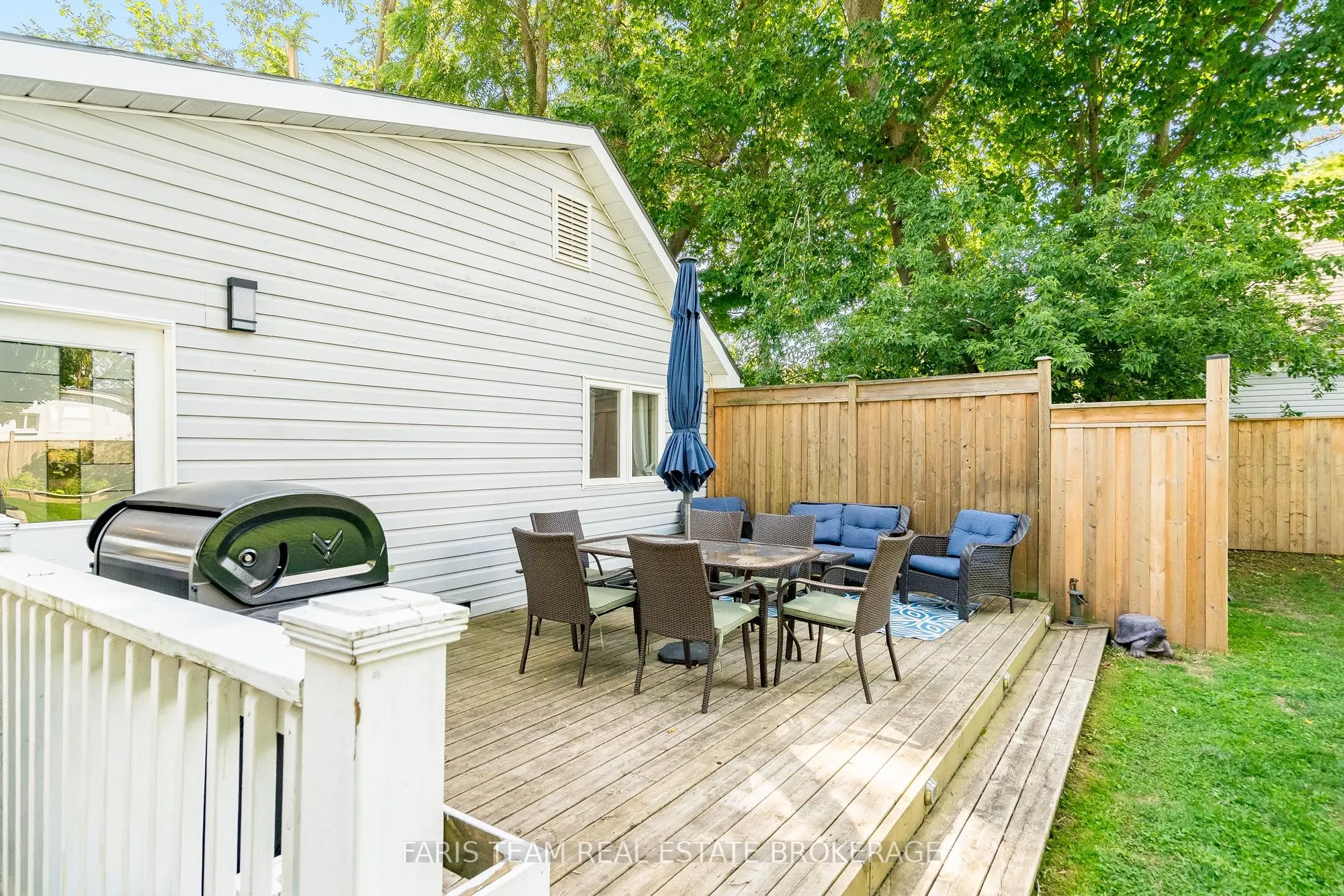 2108 Victoria Street