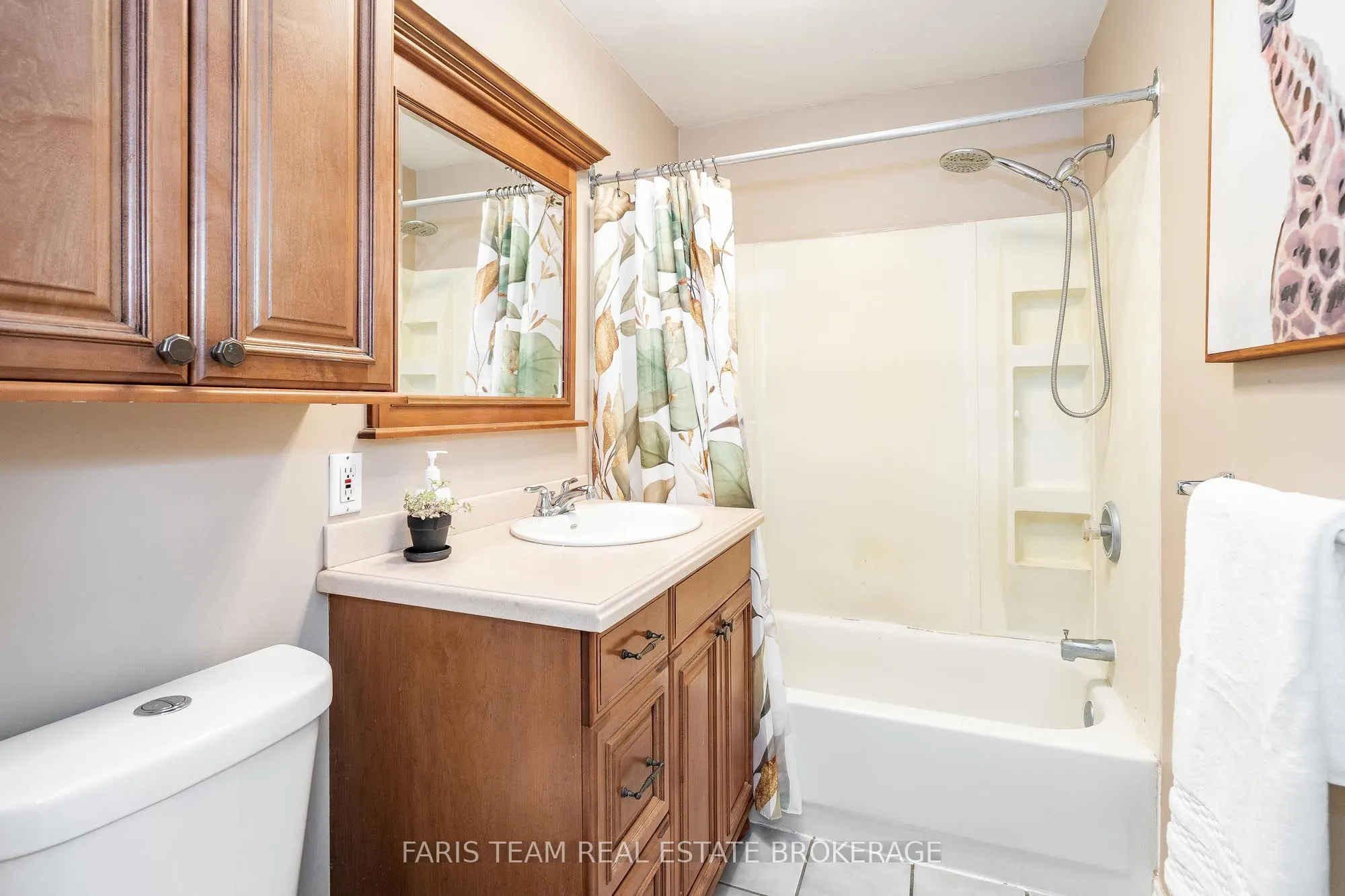 2108 Victoria Street