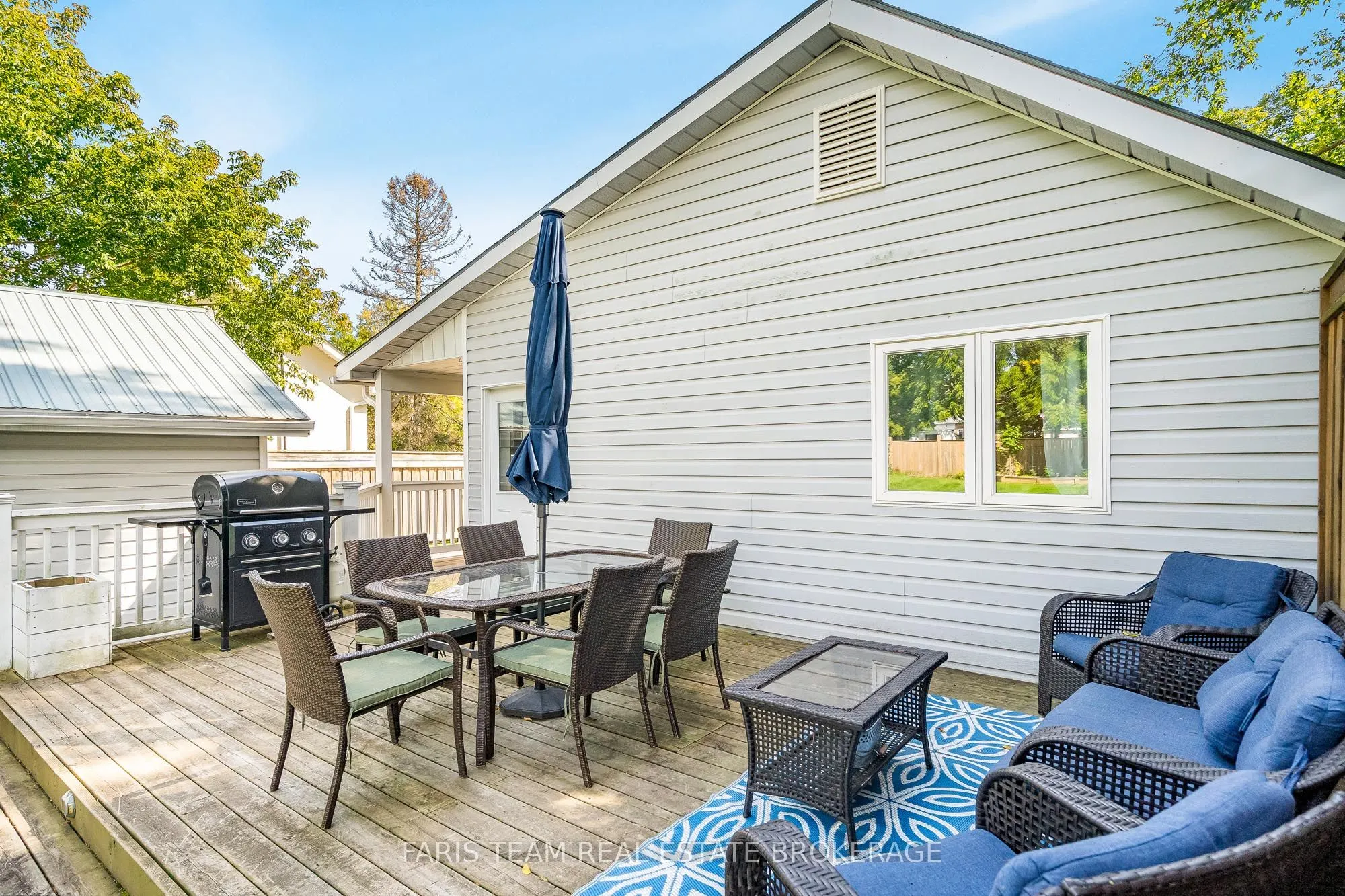 2108 Victoria Street