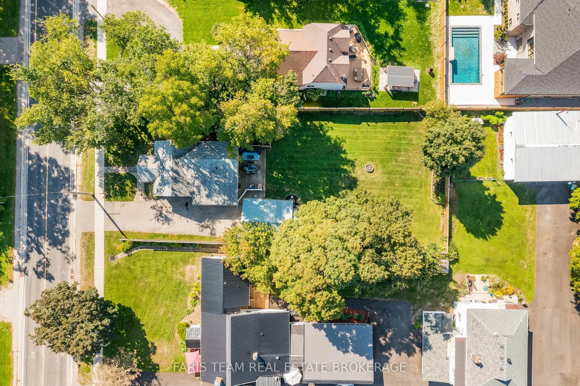 2108 Victoria Street