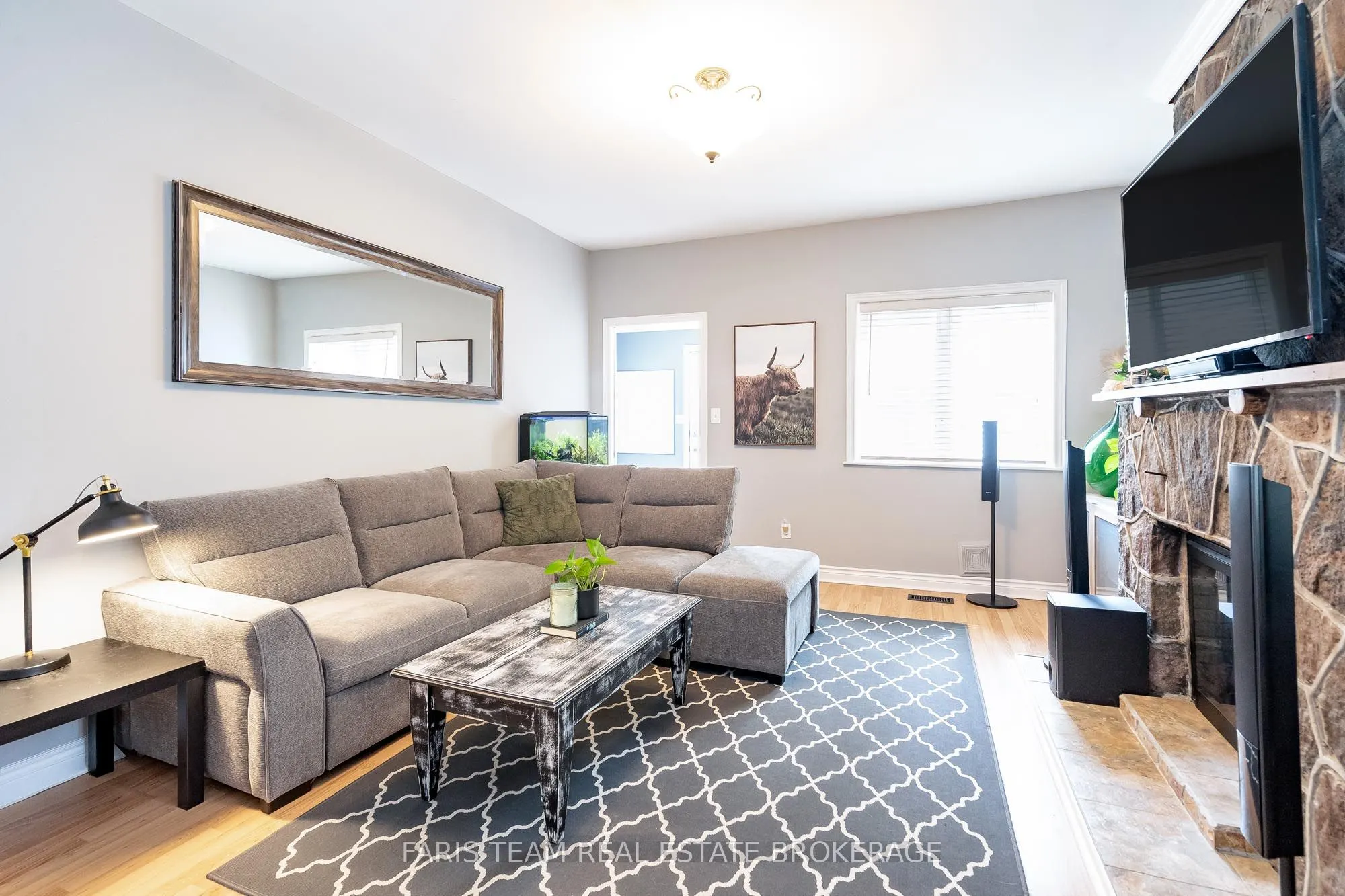 2108 Victoria Street