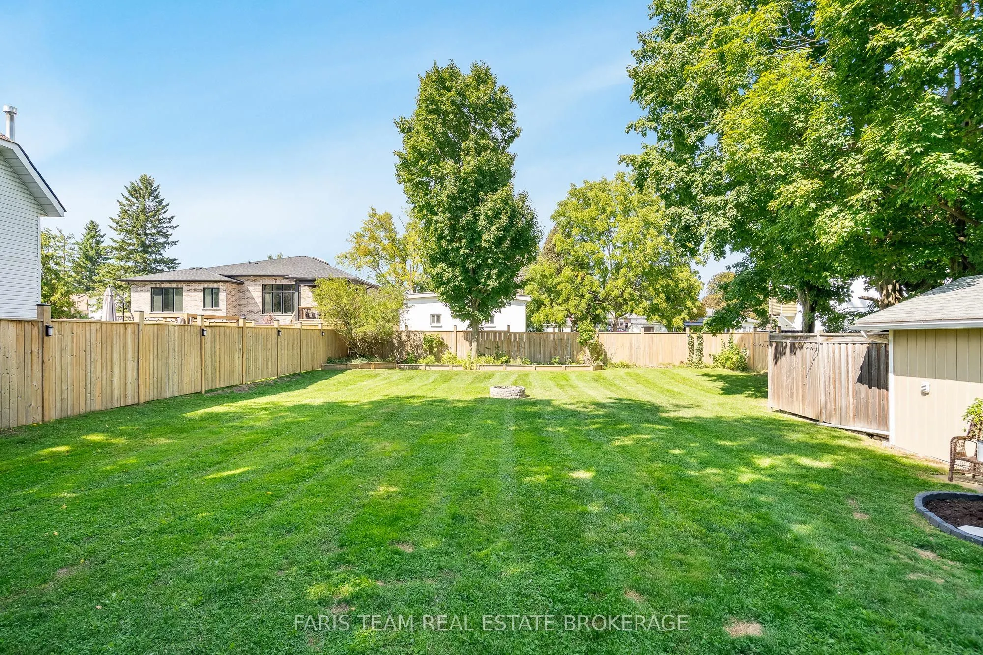 2108 Victoria Street