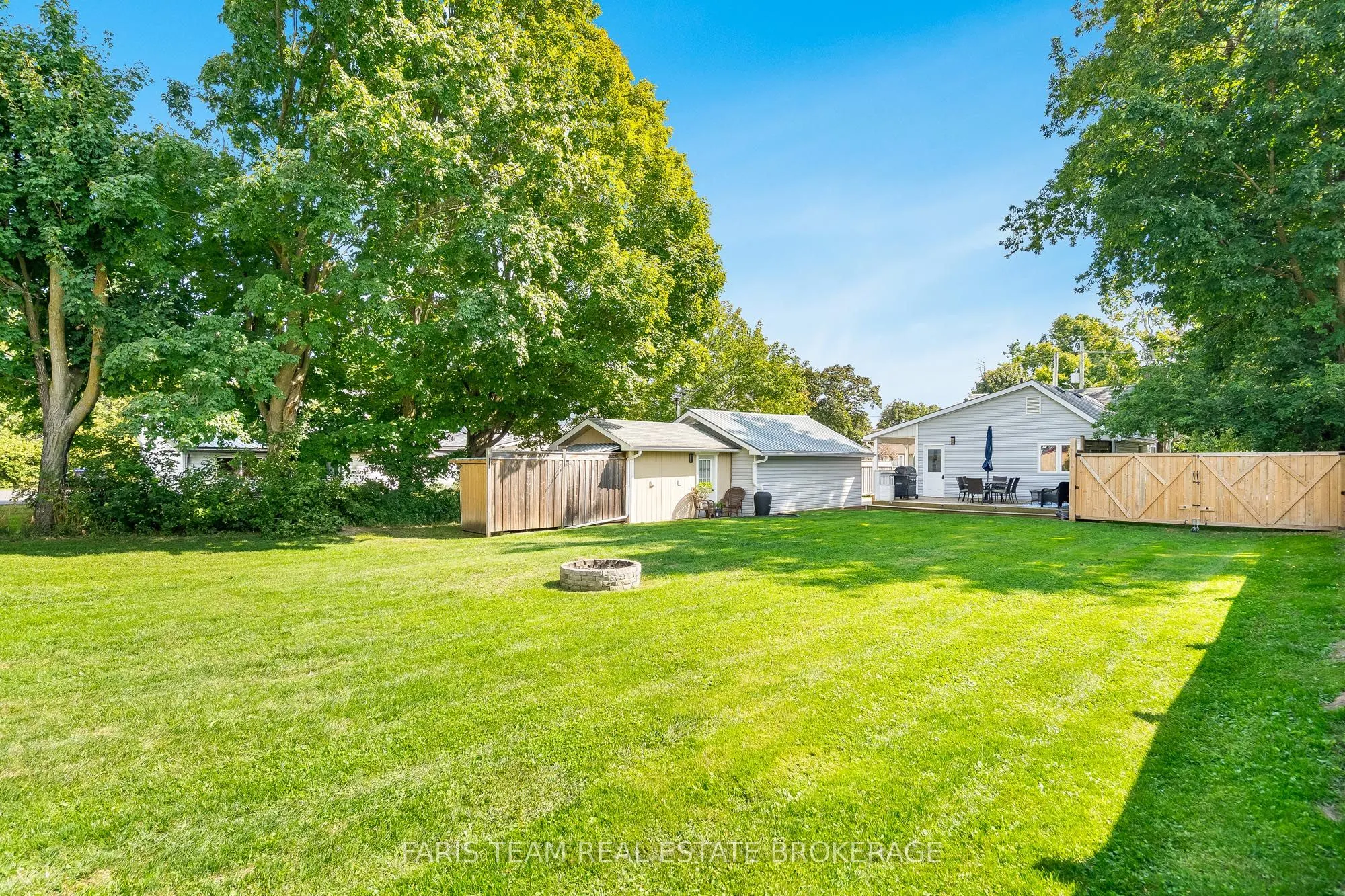 2108 Victoria Street