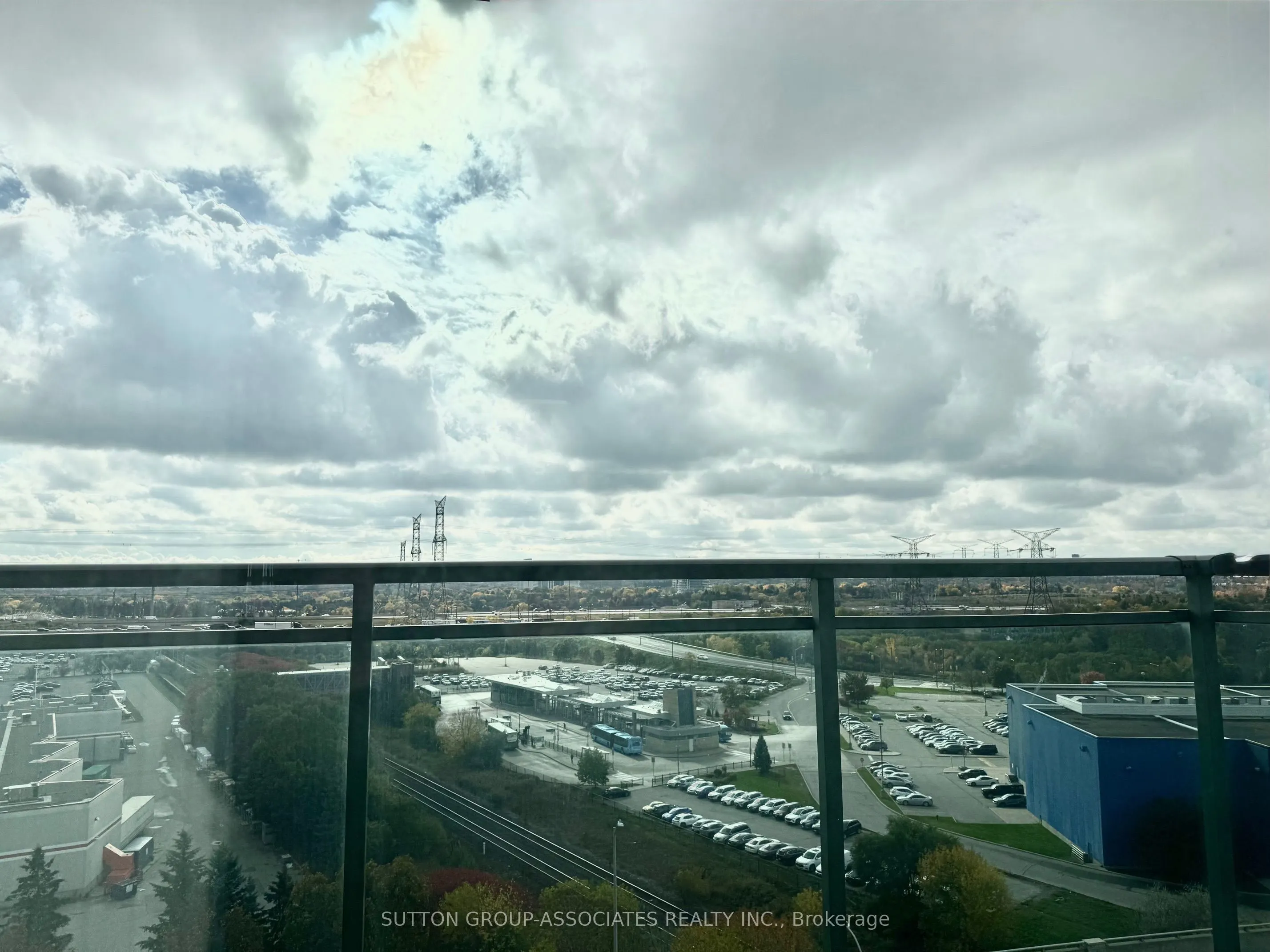 39 Oneida Crescent, #1106