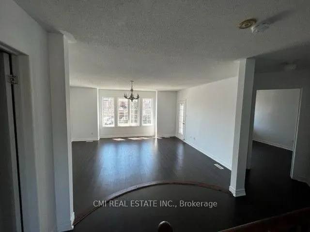 85 Watkins Glen Crescent