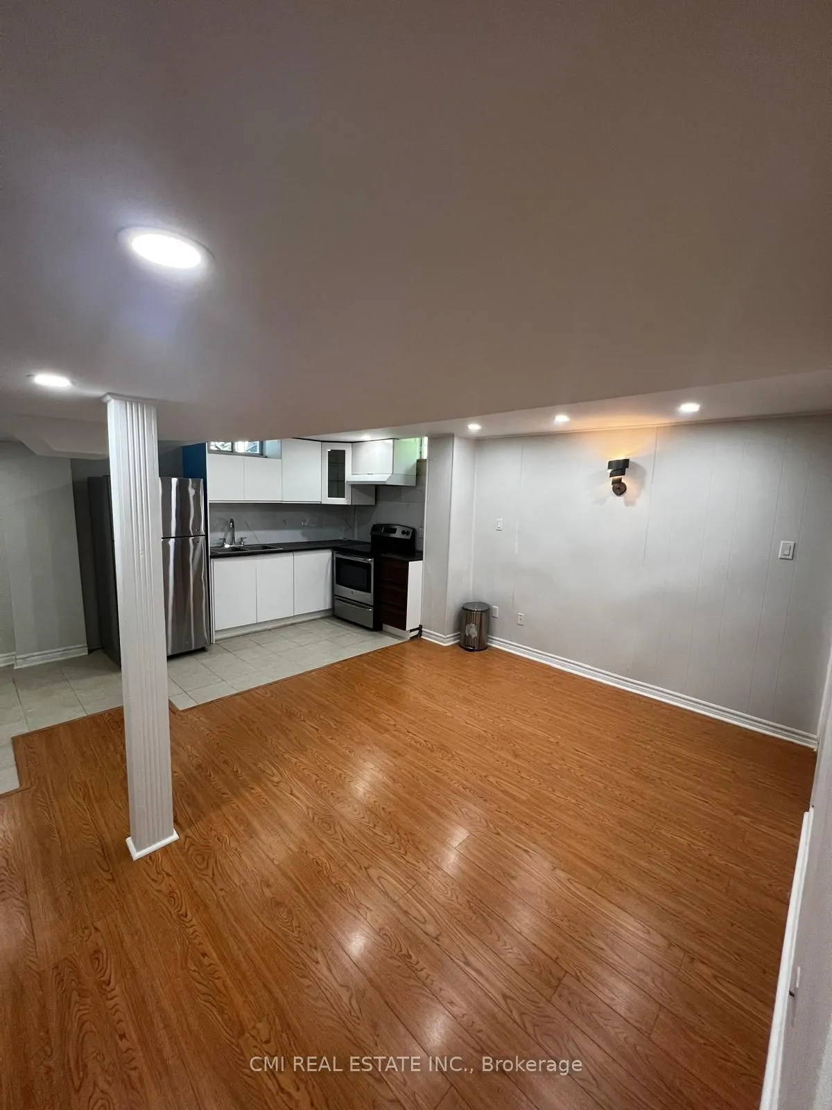 85 Watkins Glen Crescent