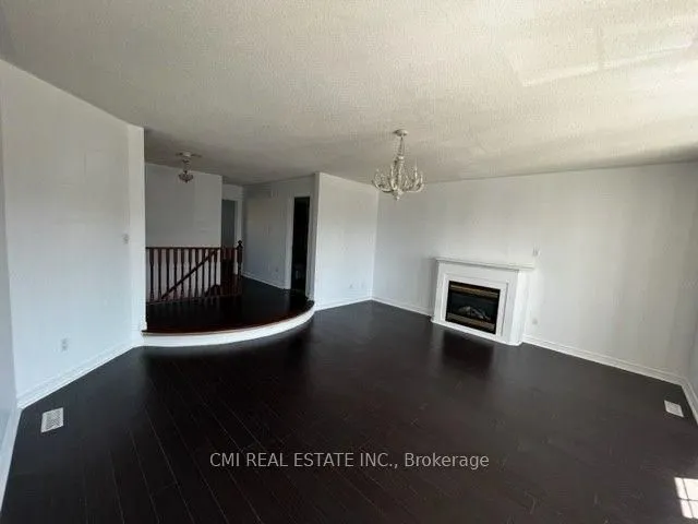 85 Watkins Glen Crescent