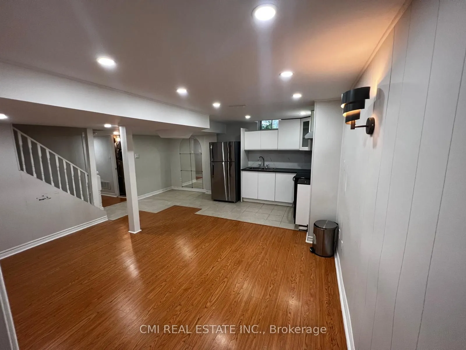 85 Watkins Glen Crescent