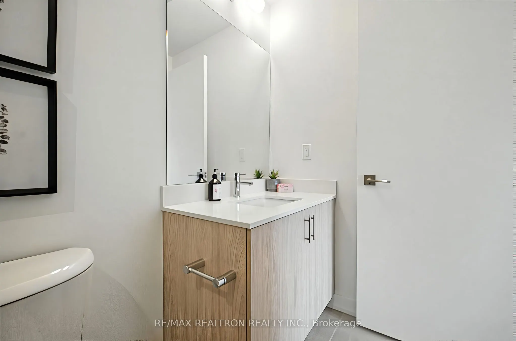 8 Walder Lane, #H308