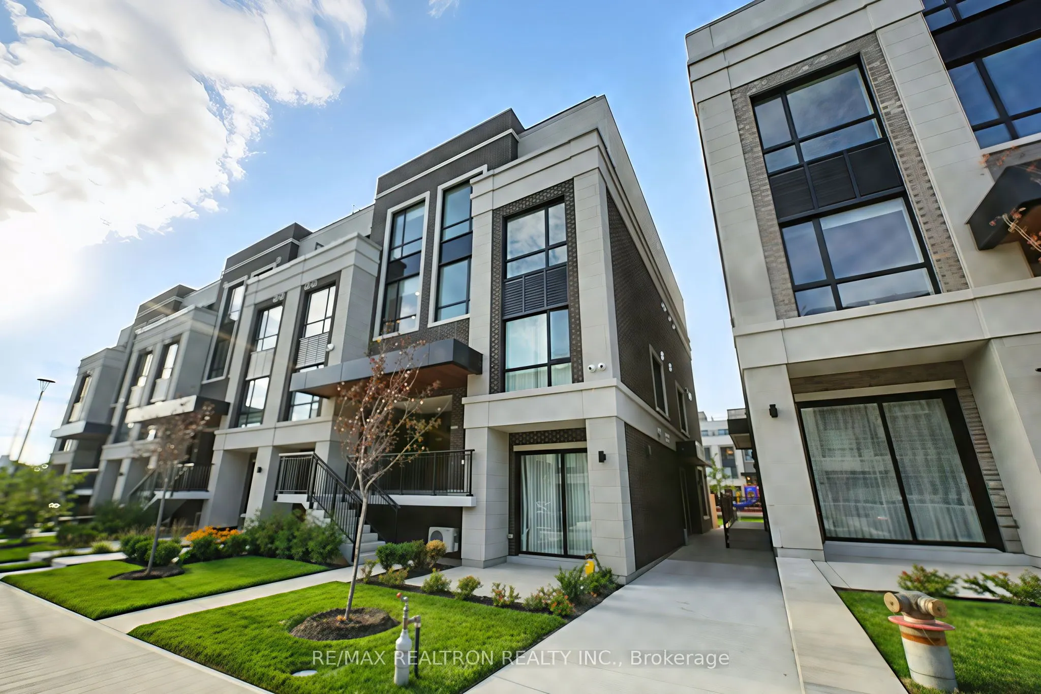 8 Walder Lane, #H308