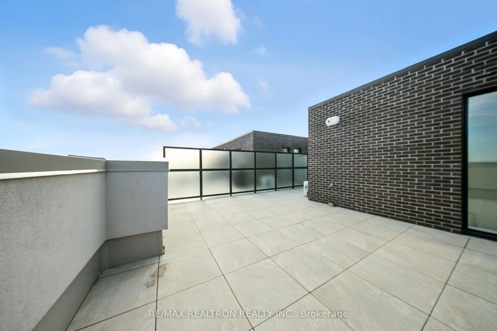 8 Walder Lane, #H308