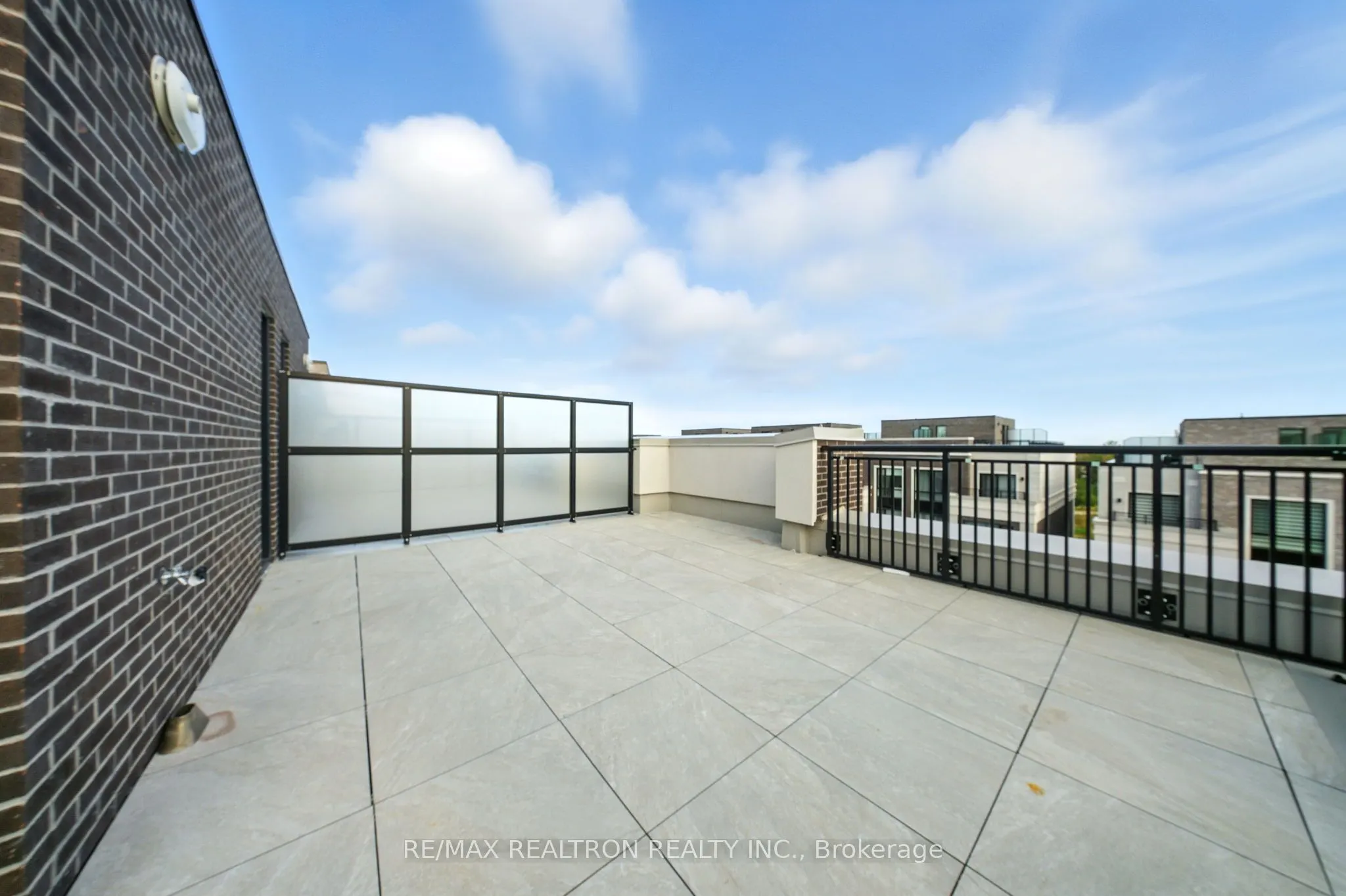 8 Walder Lane, #H308