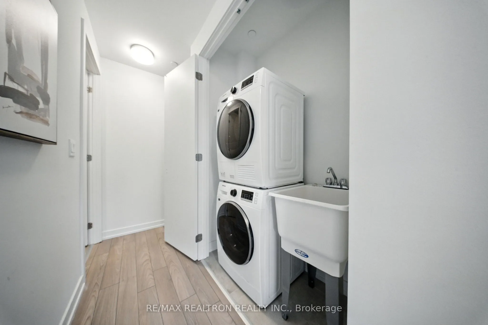 8 Walder Lane, #H308