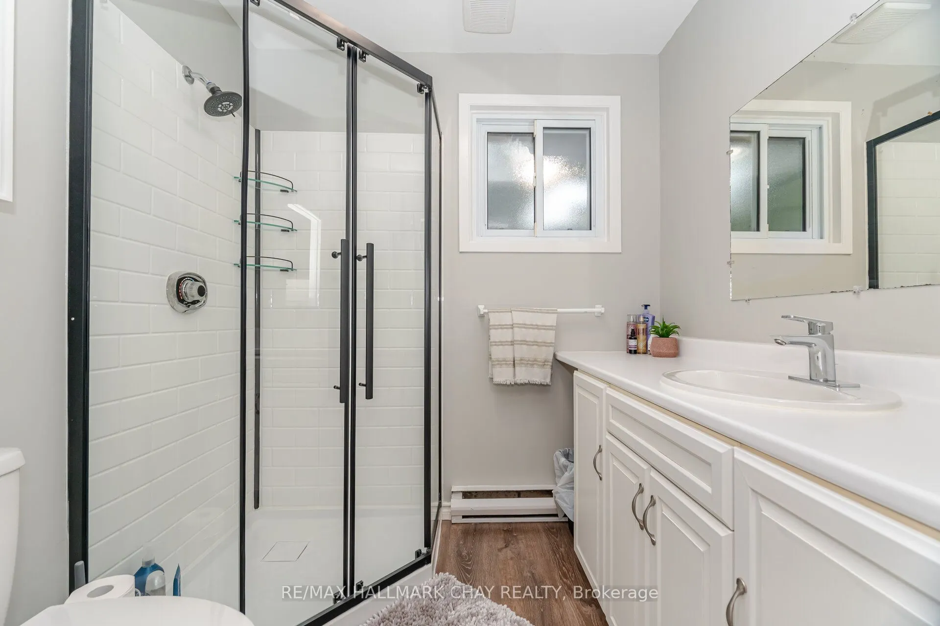 731 Pinegrove Avenue