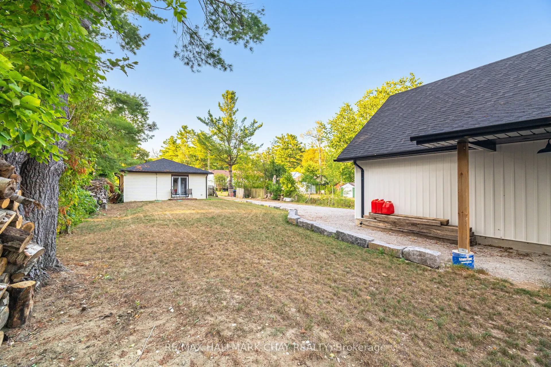 731 Pinegrove Avenue