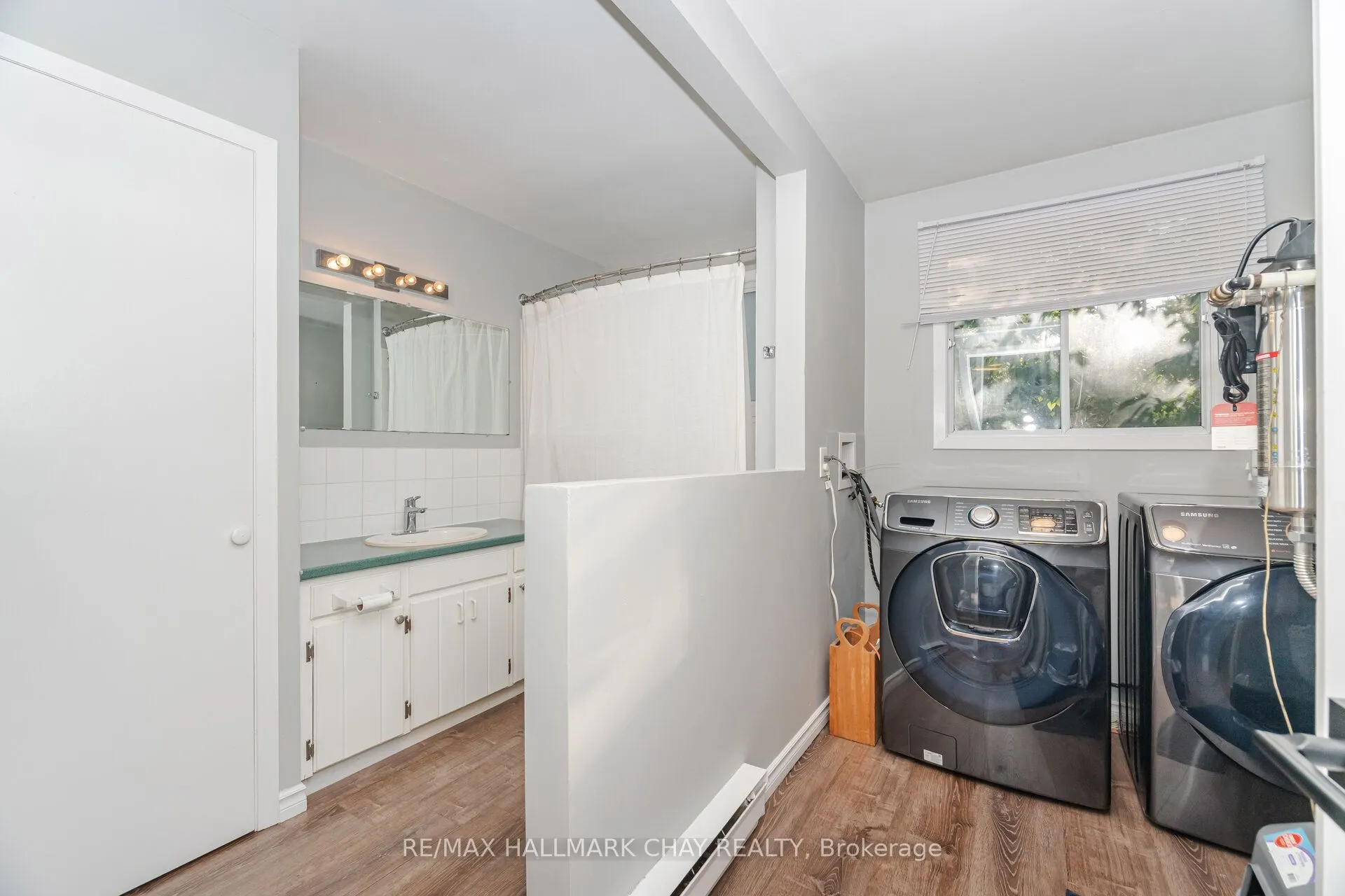 731 Pinegrove Avenue