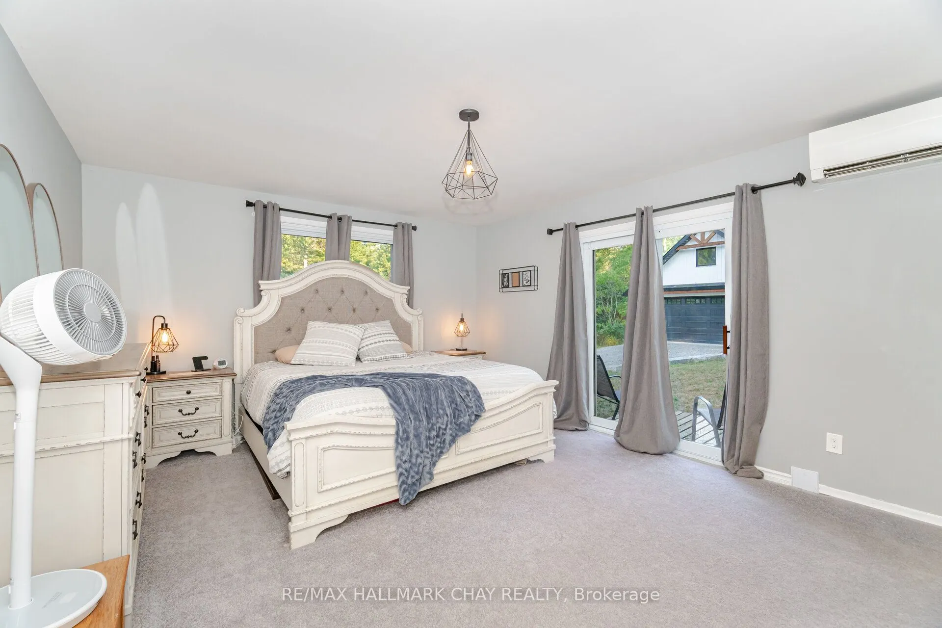 731 Pinegrove Avenue