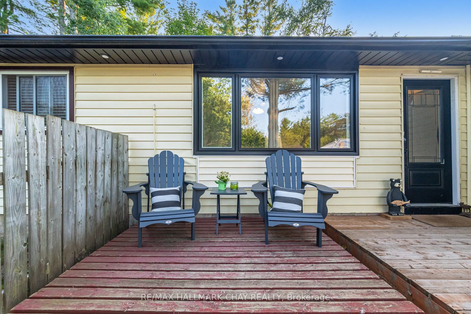 731 Pinegrove Avenue