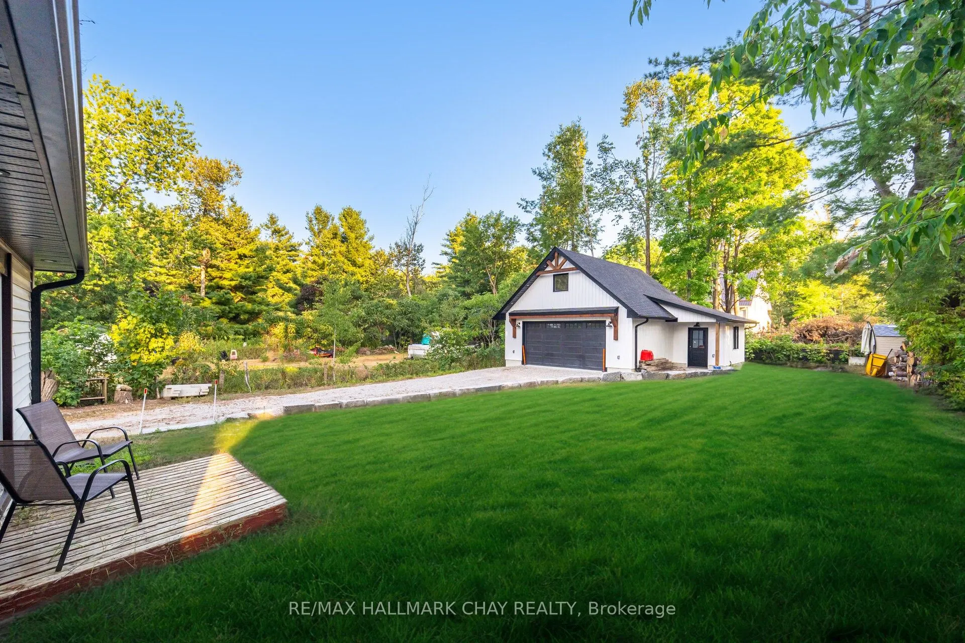 731 Pinegrove Avenue