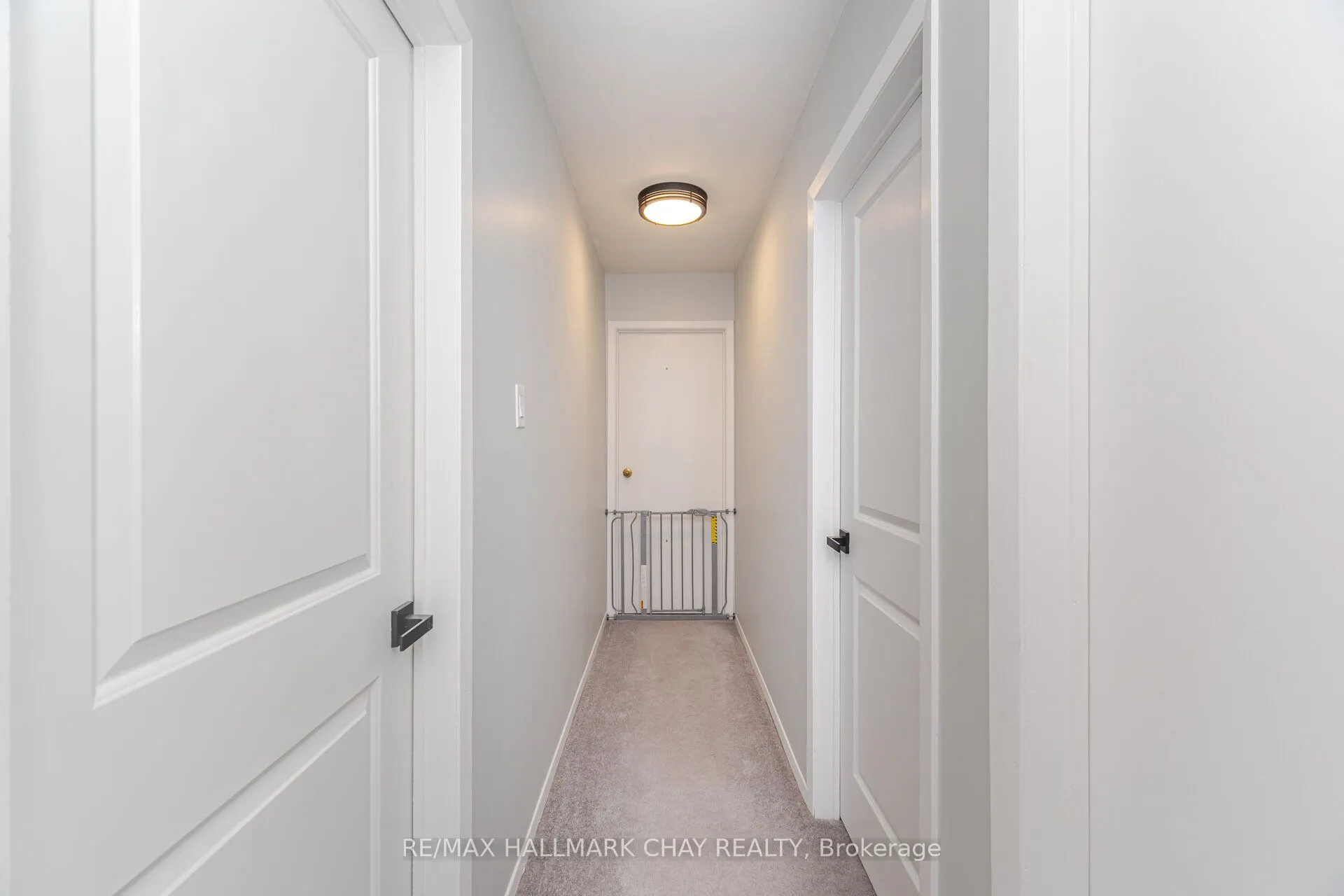 731 Pinegrove Avenue