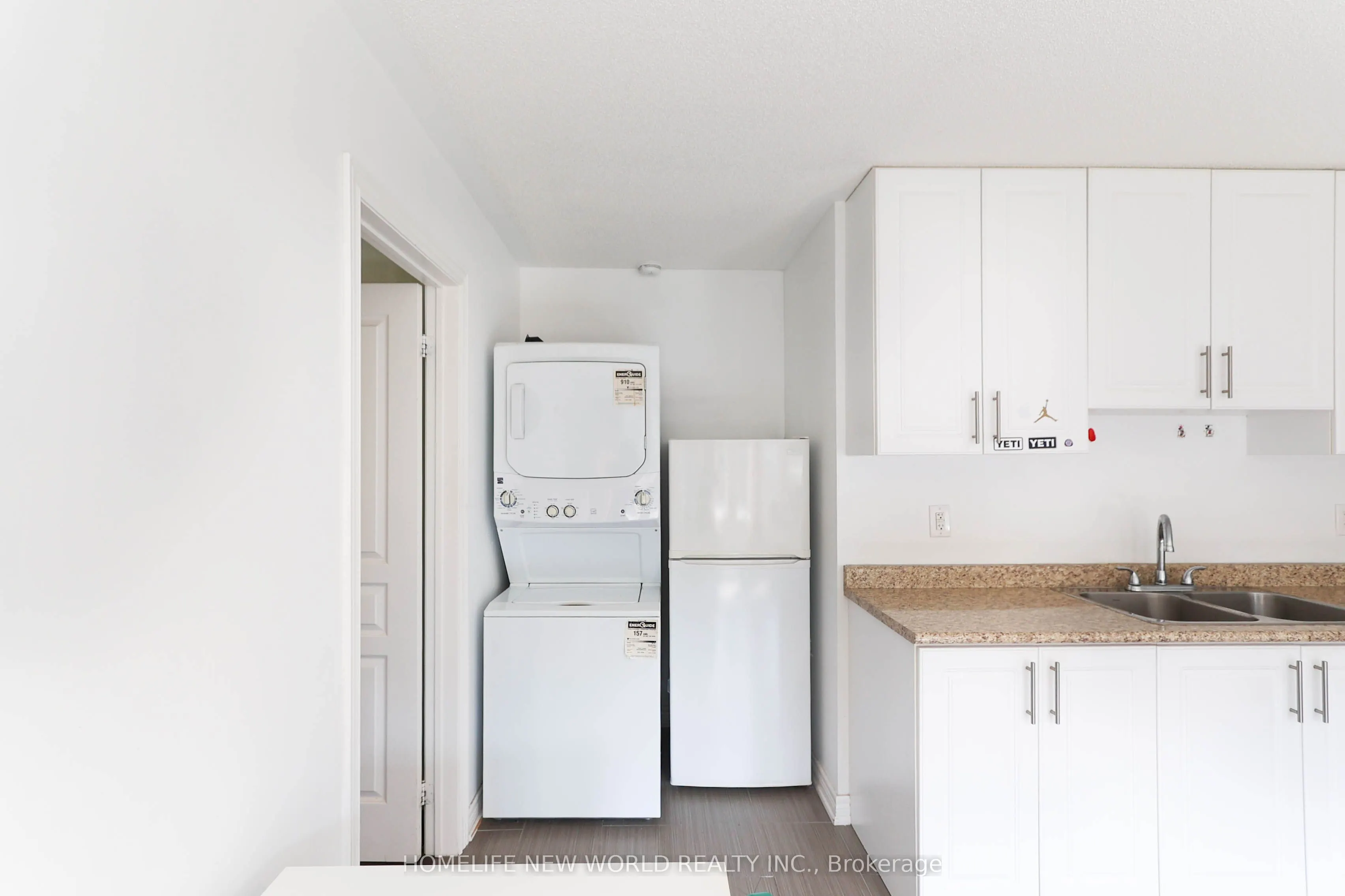 41 Pulpwood Crescent, #Main