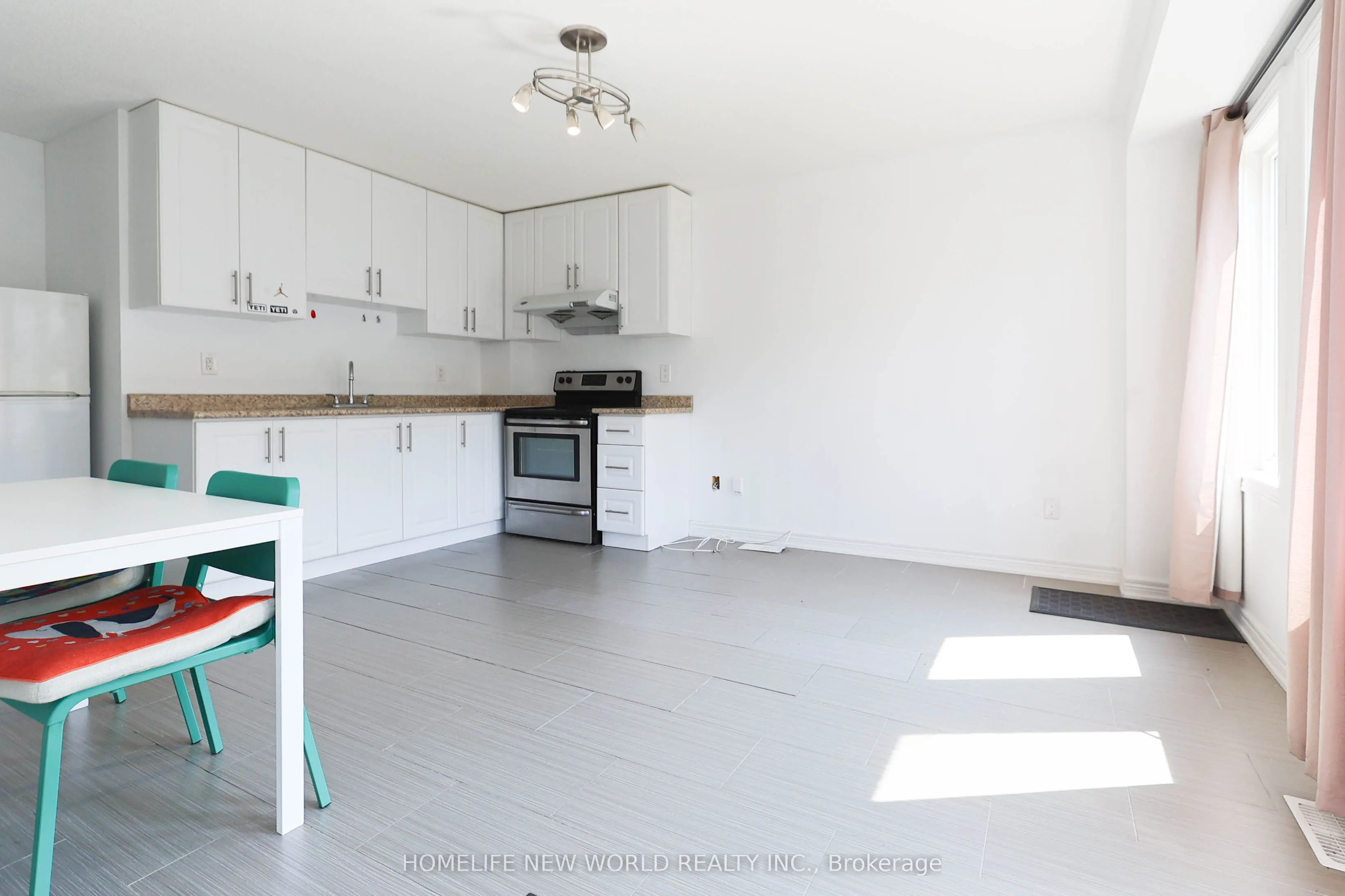 41 Pulpwood Crescent, #Main