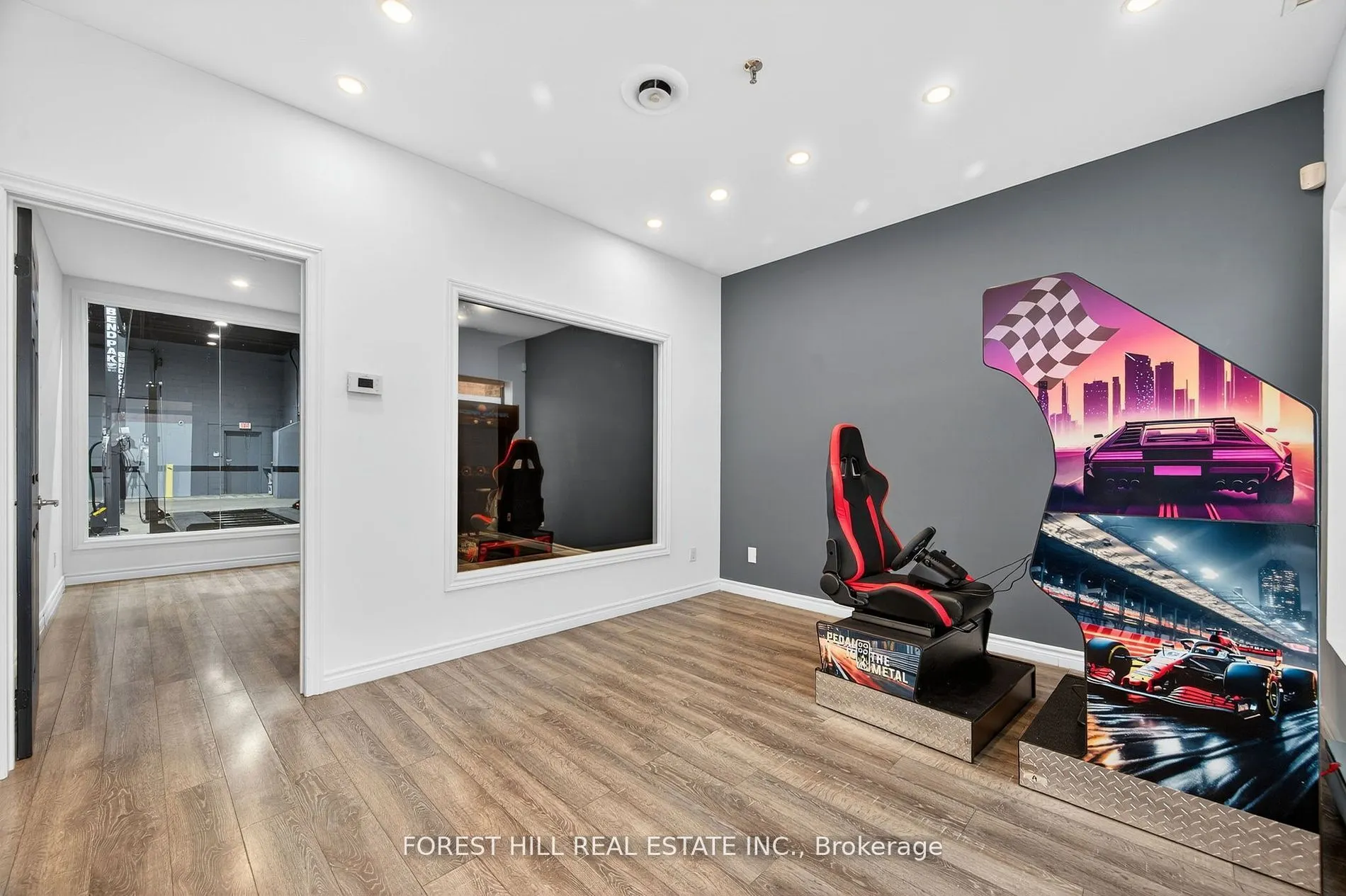 241 Edgeley Boulevard, #11