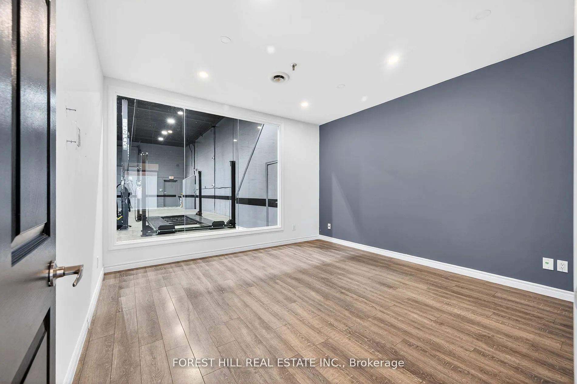 241 Edgeley Boulevard, #11