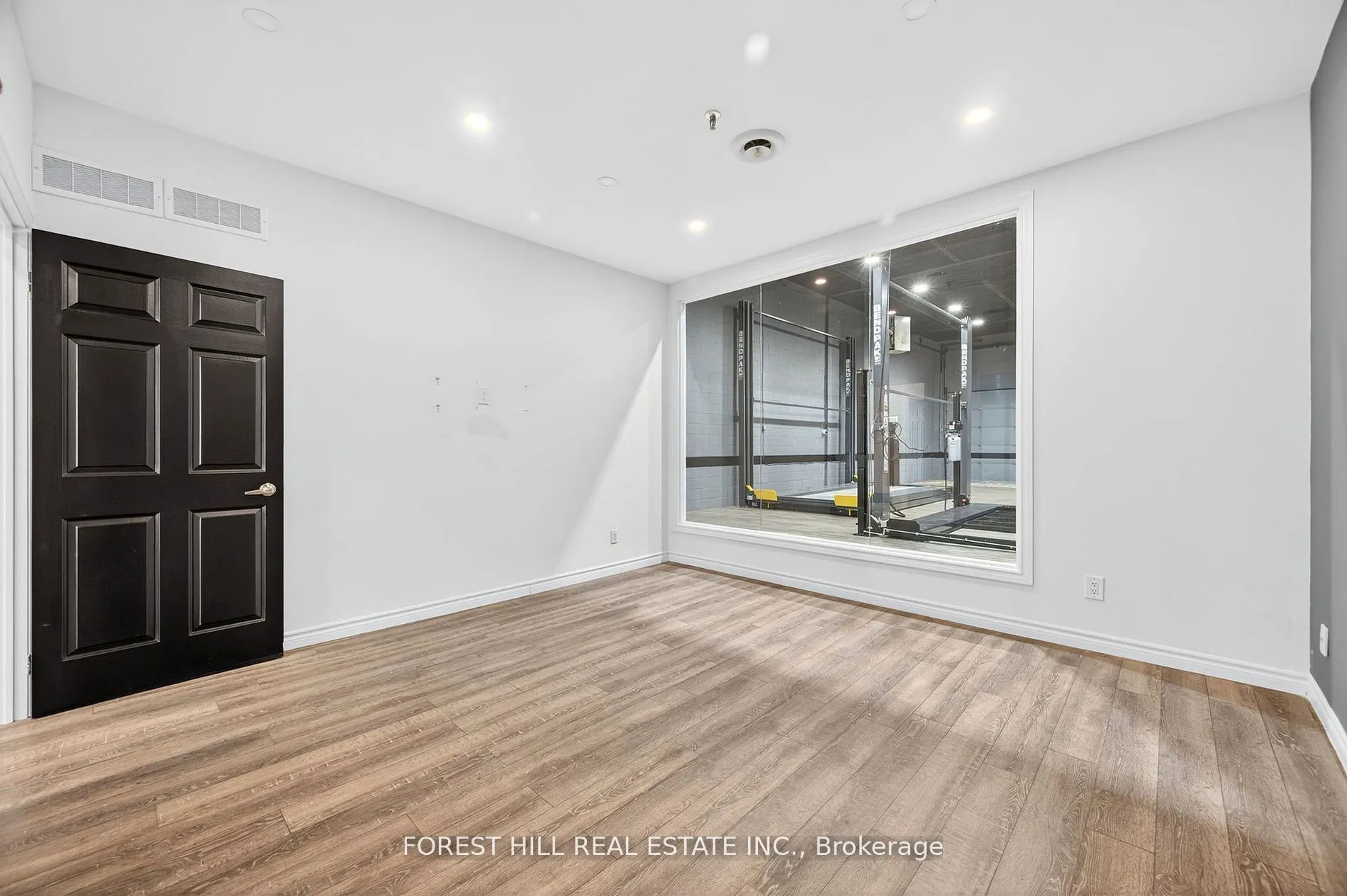 241 Edgeley Boulevard, #11