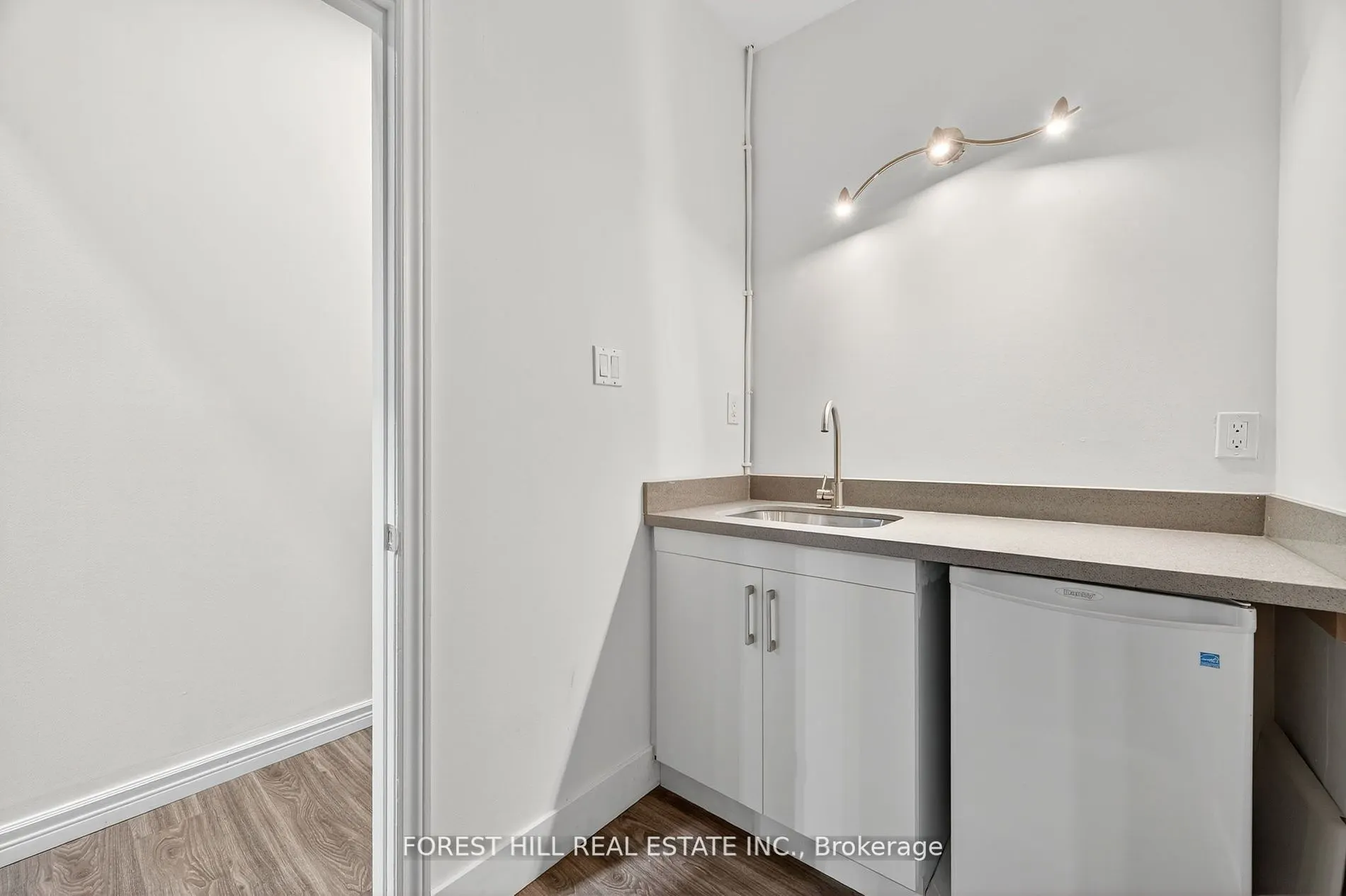 241 Edgeley Boulevard, #11