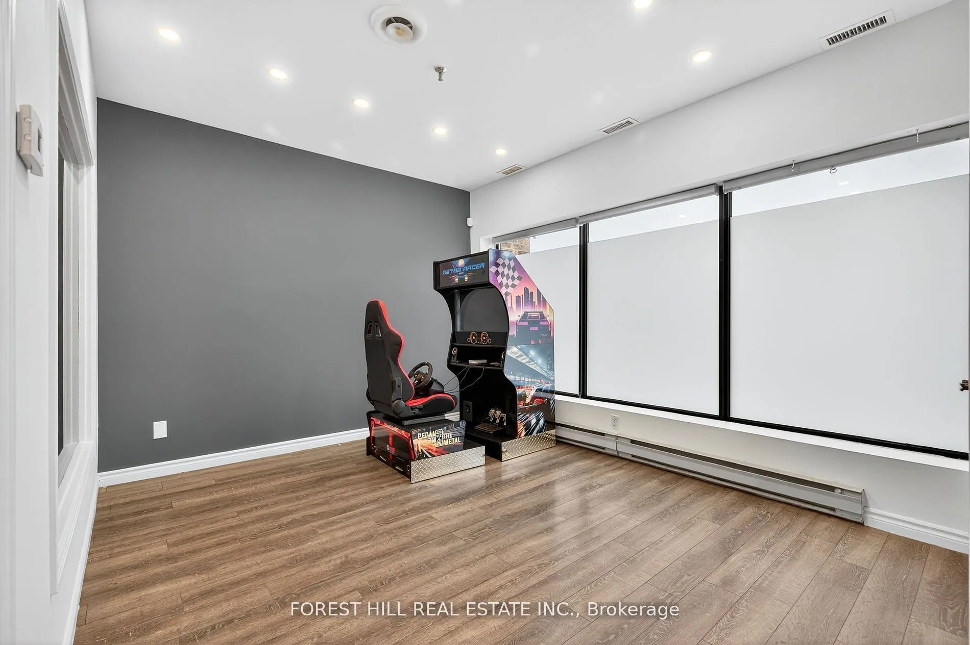 241 Edgeley Boulevard, #11