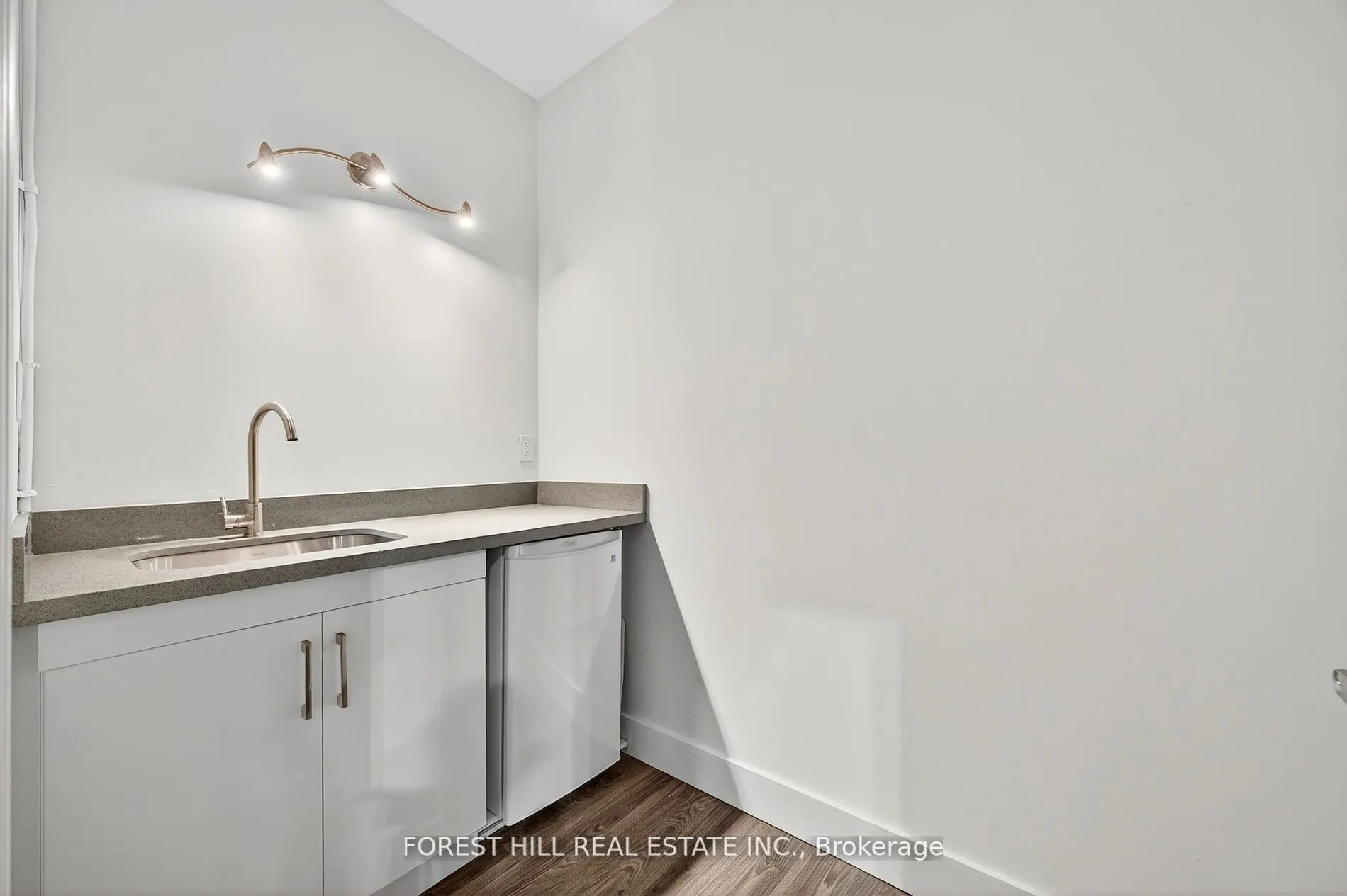 241 Edgeley Boulevard, #11