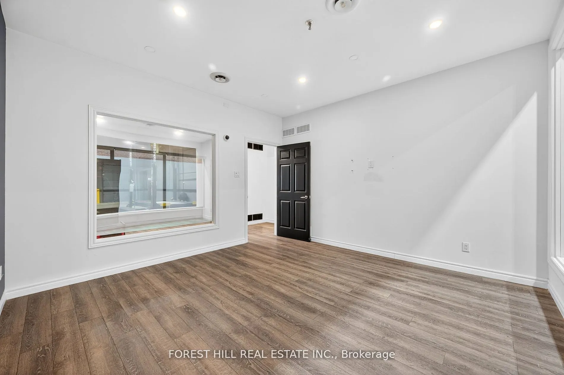 241 Edgeley Boulevard, #11