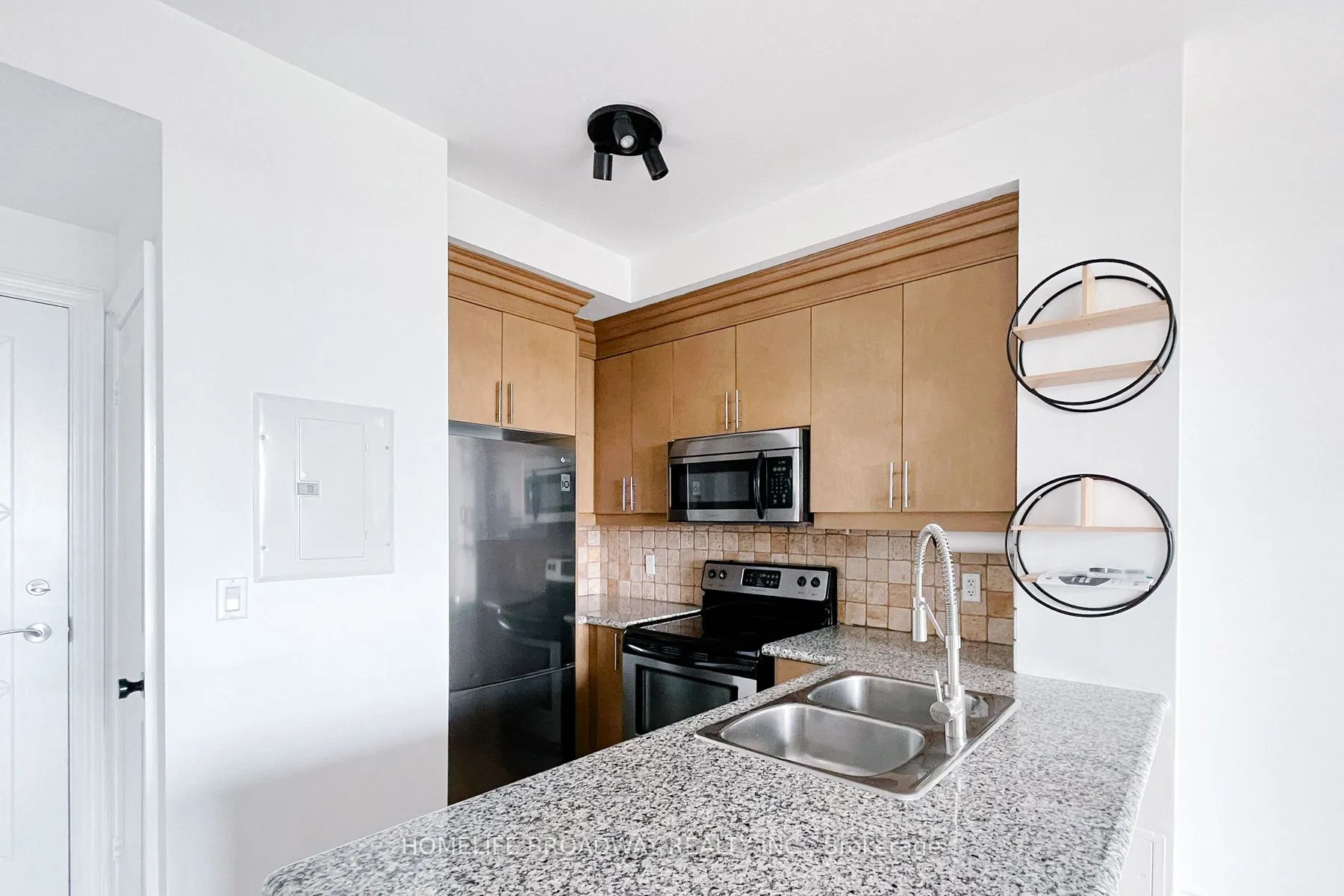 18 Harding Boulevard, #PH108