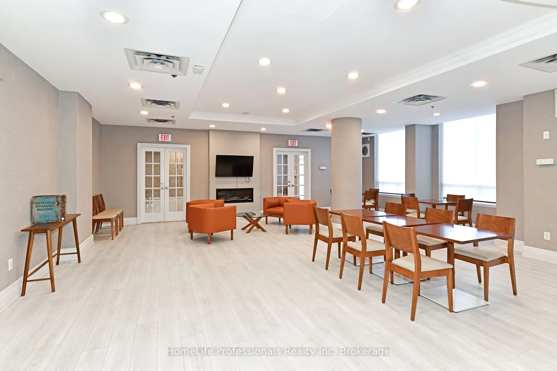 39 Oneida Crescent, #PH 10