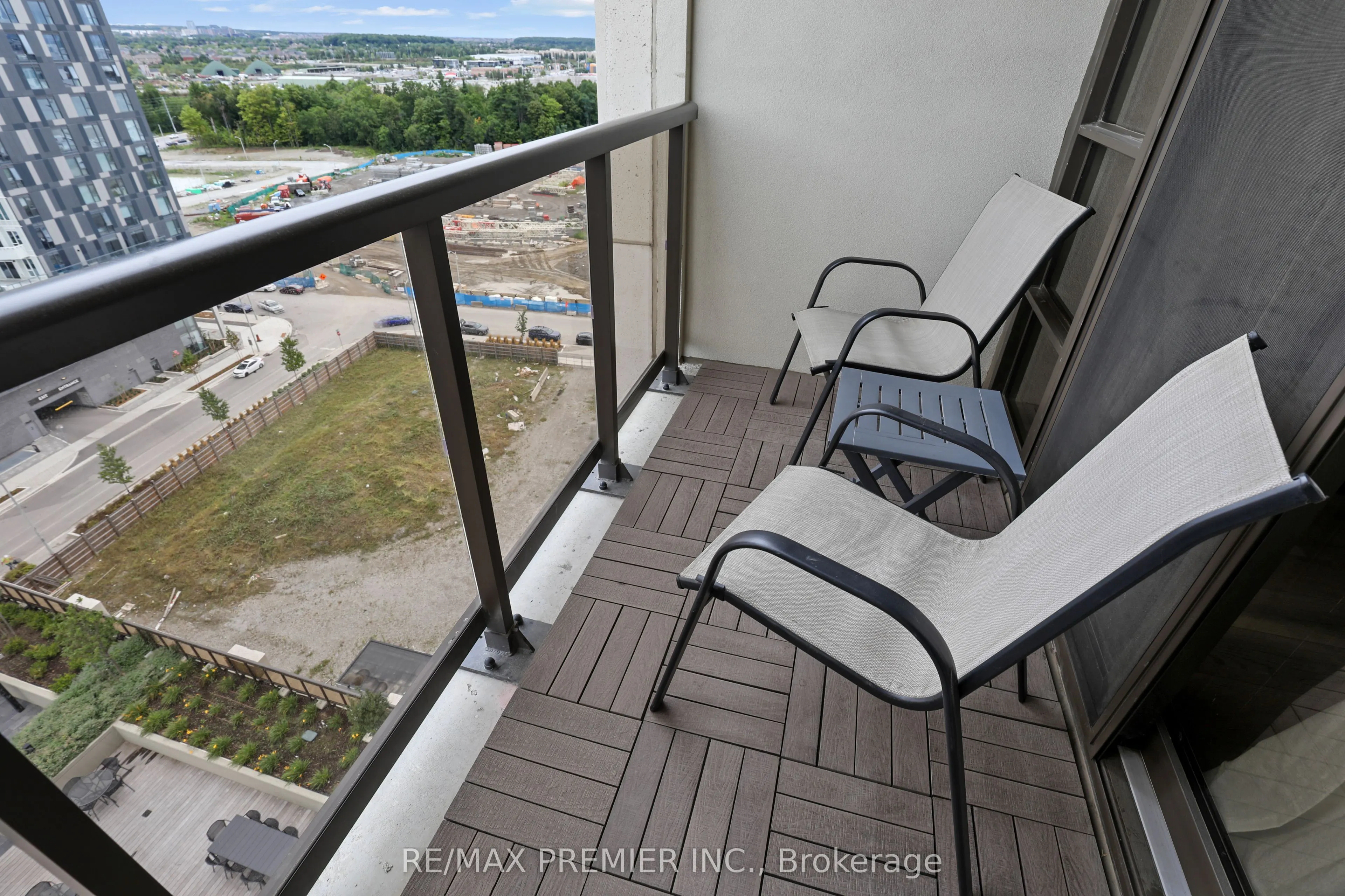 9085 Jane Street, #1411