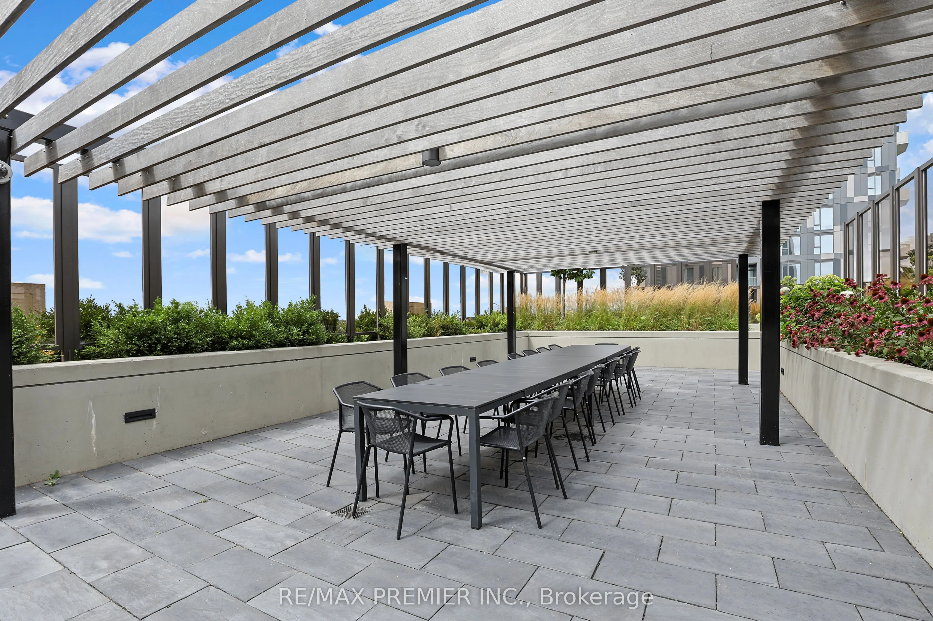 9085 Jane Street, #1411