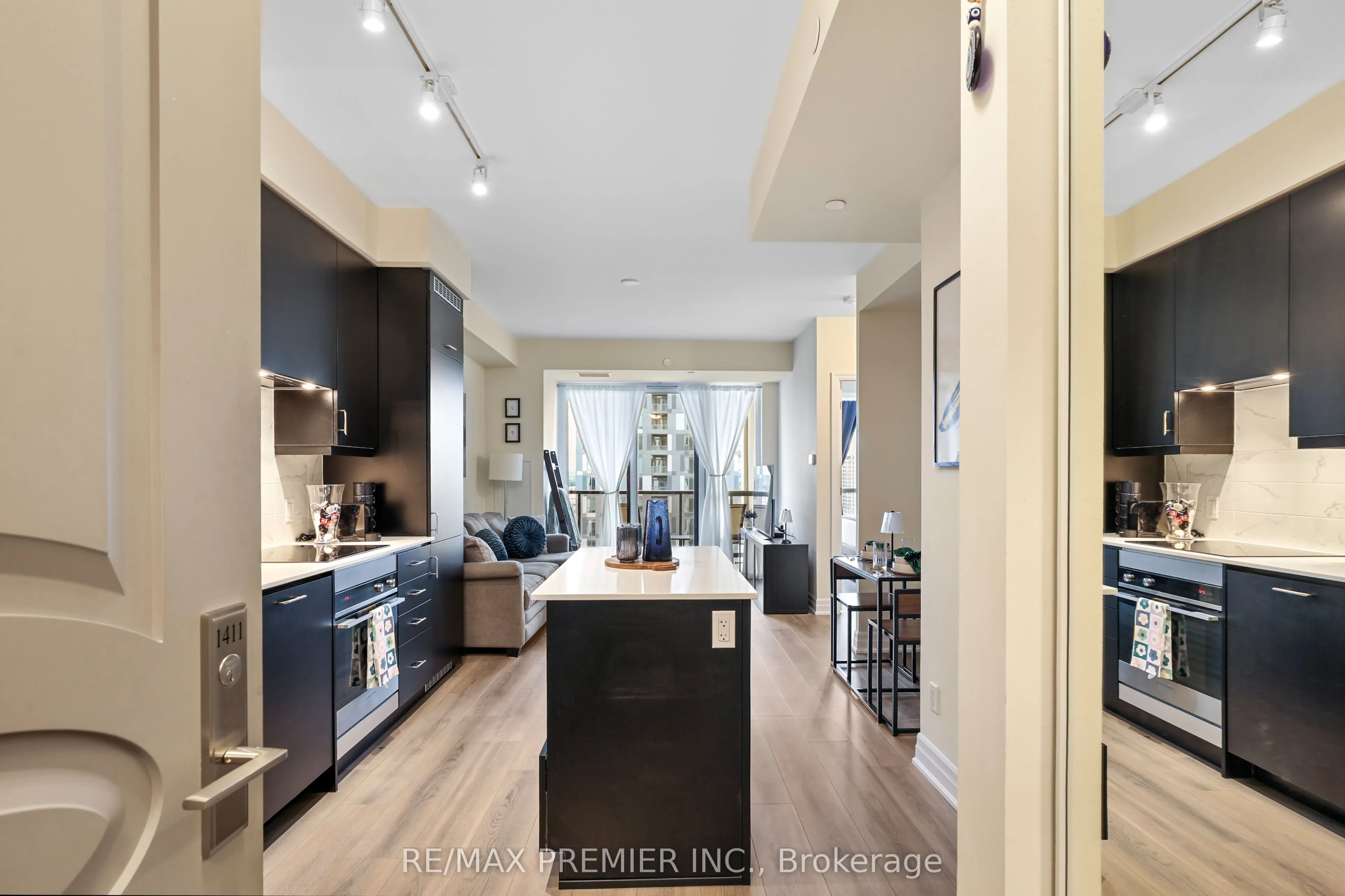 9085 Jane Street, #1411