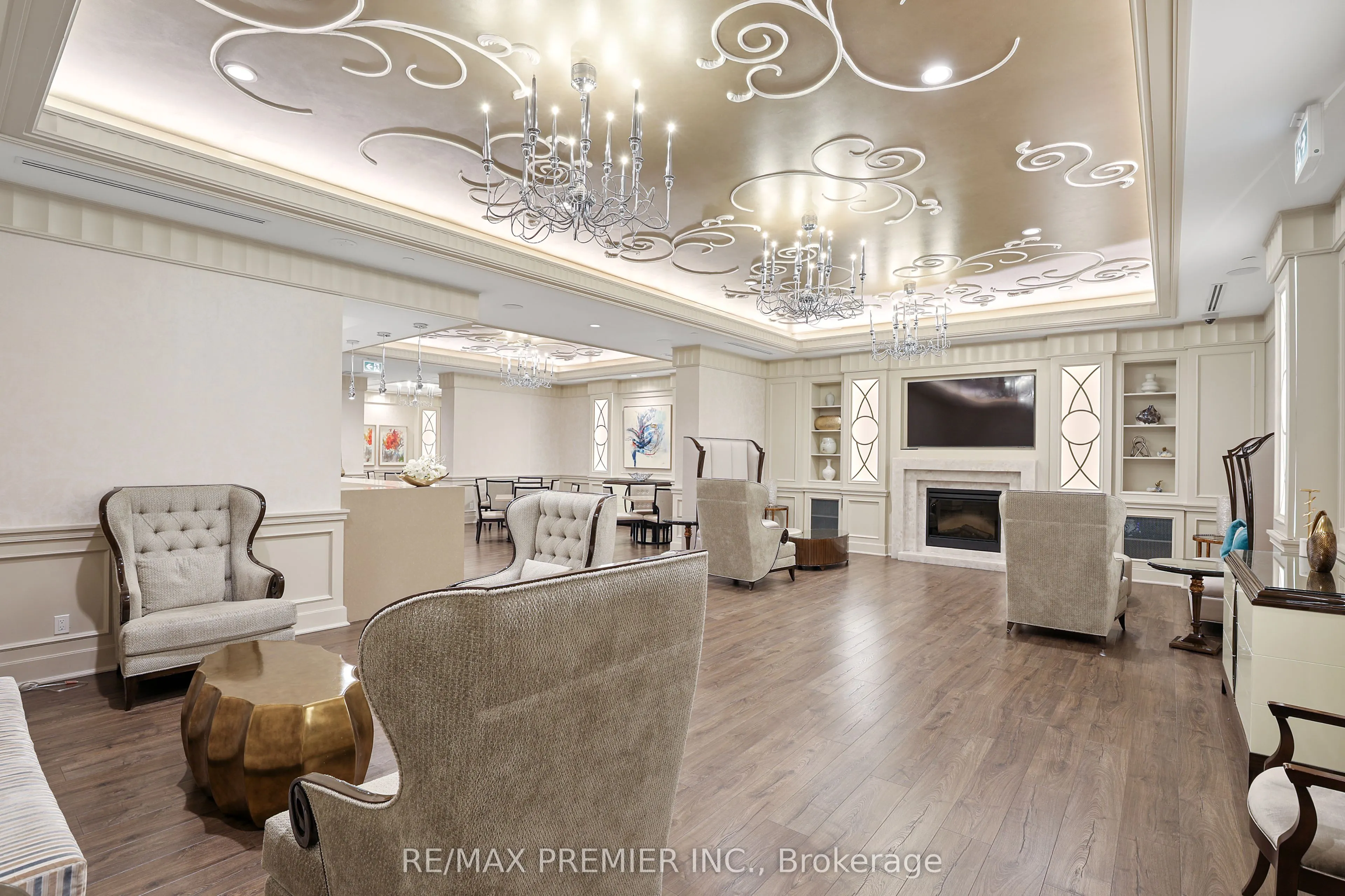 9085 Jane Street, #1411