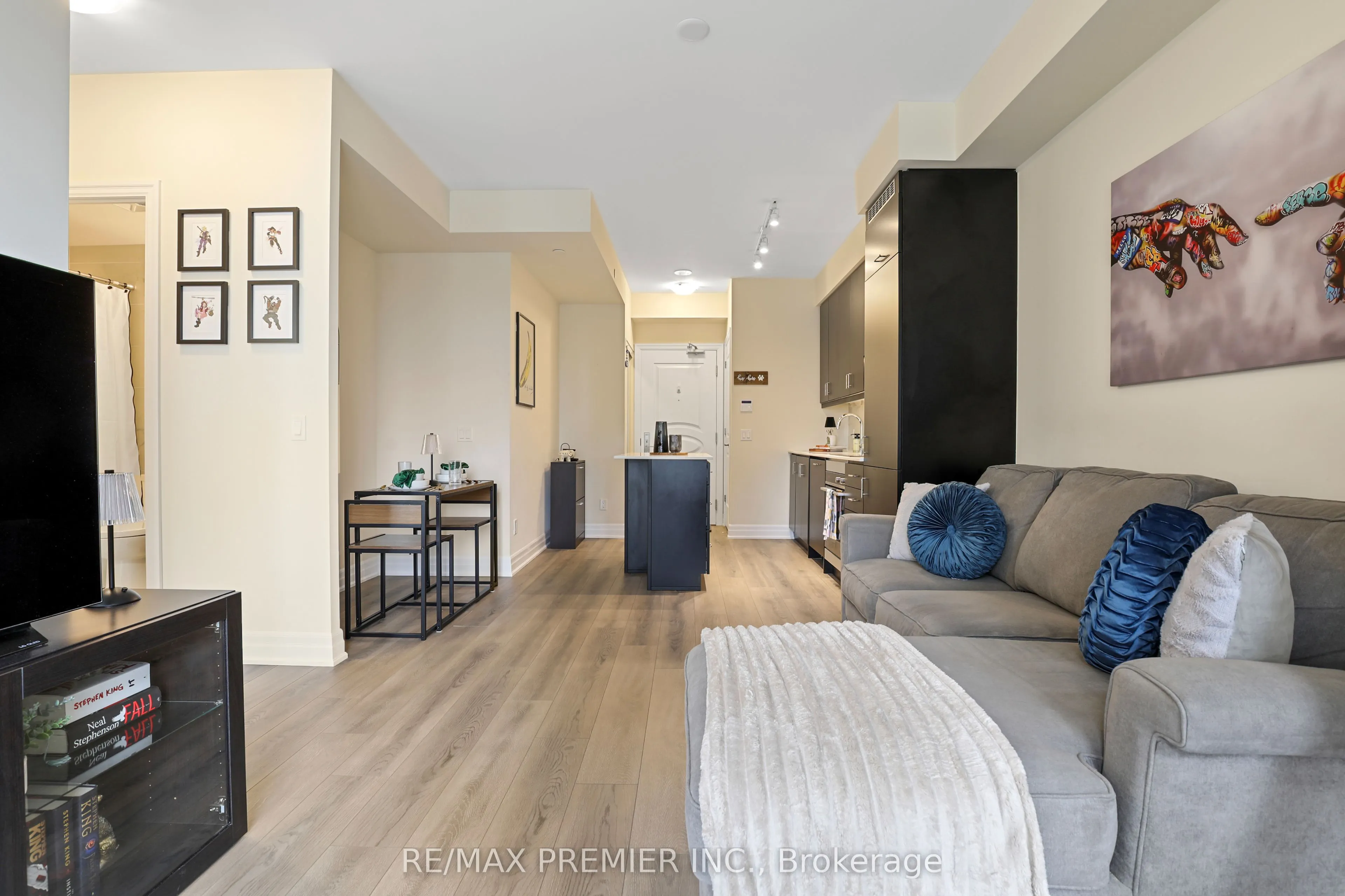 9085 Jane Street, #1411