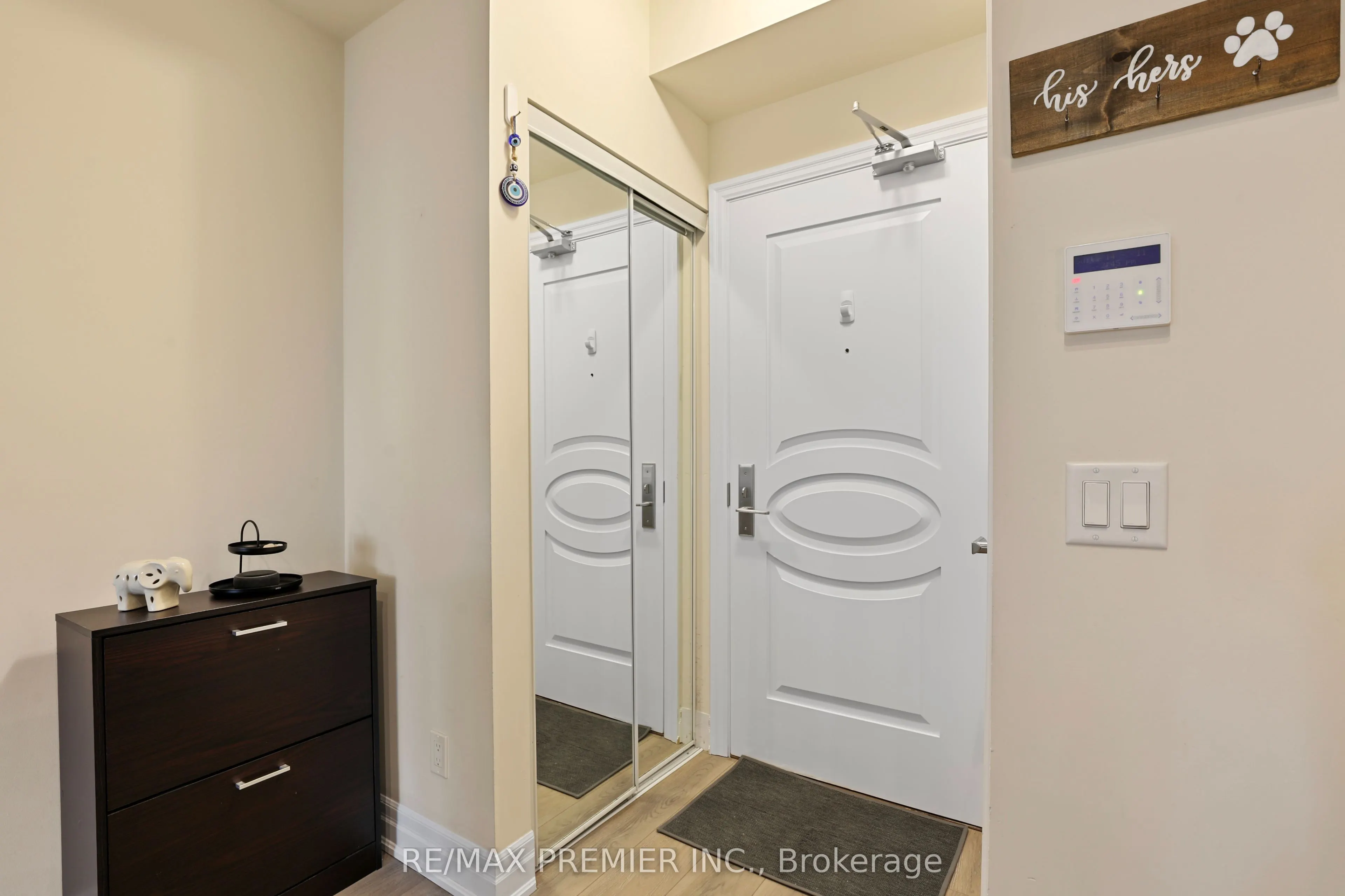 9085 Jane Street, #1411