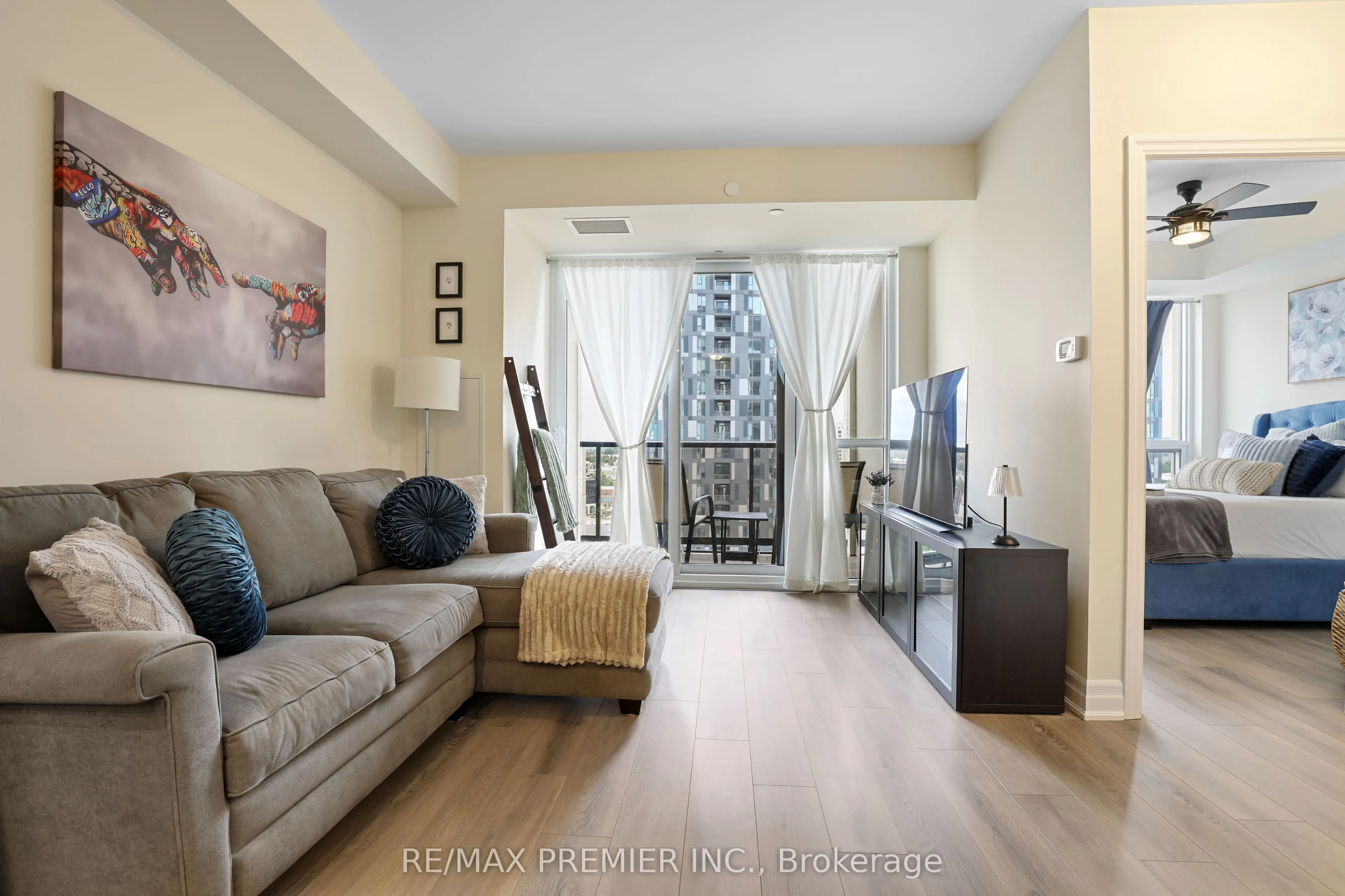 9085 Jane Street, #1411