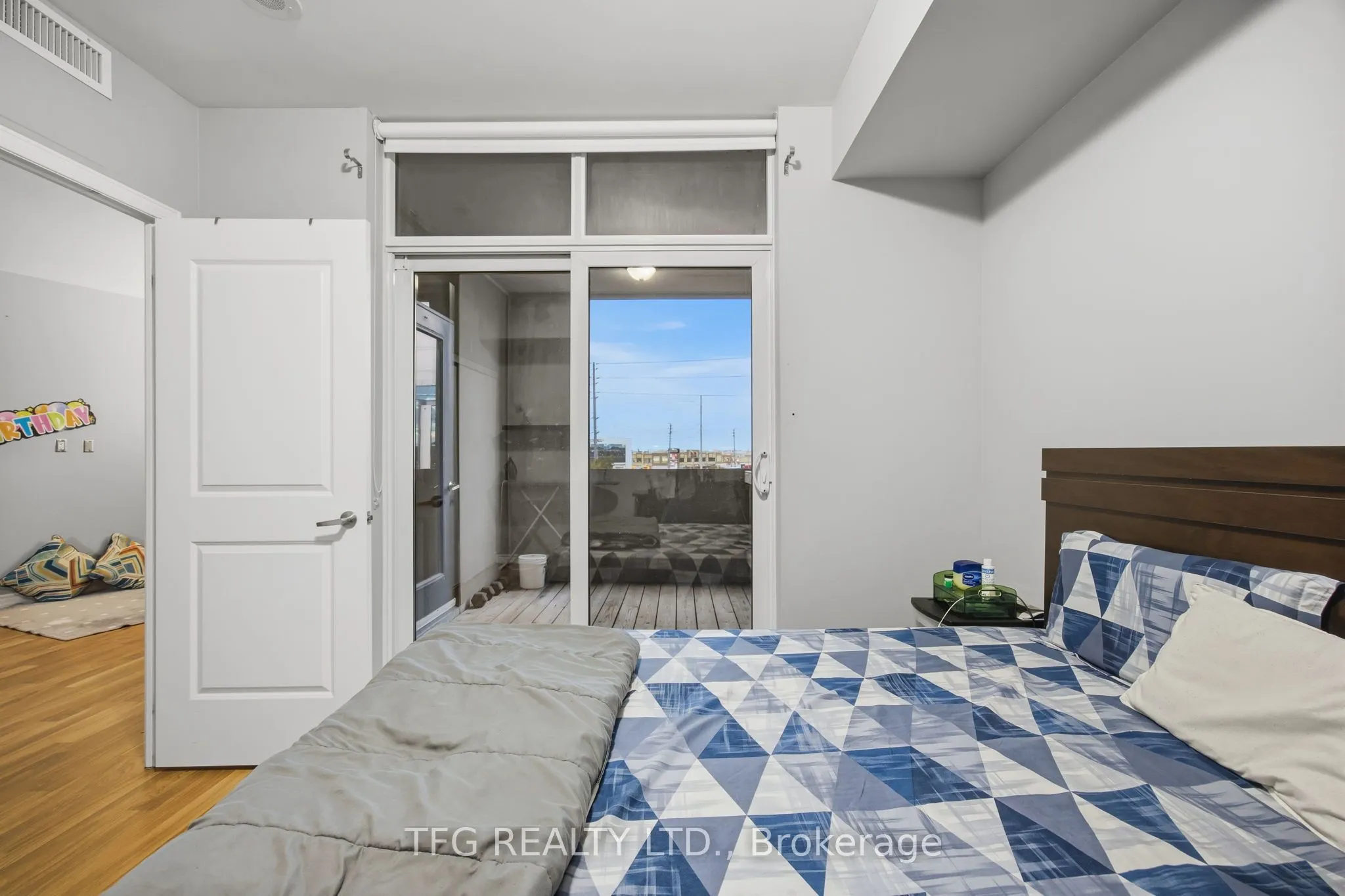 9225 Jane Street, #417