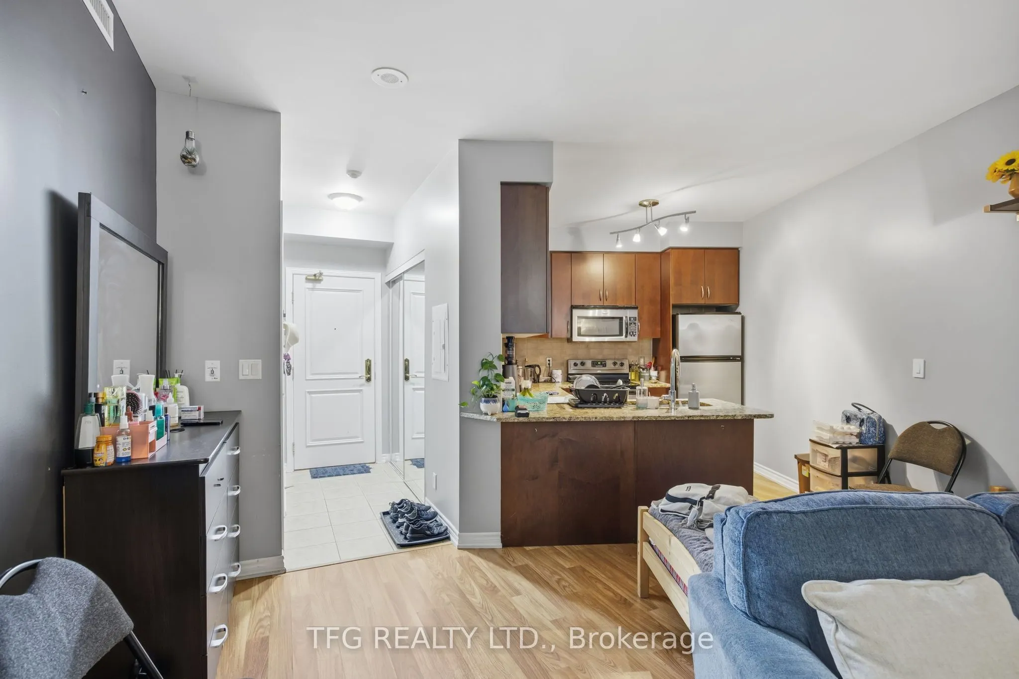 9225 Jane Street, #417