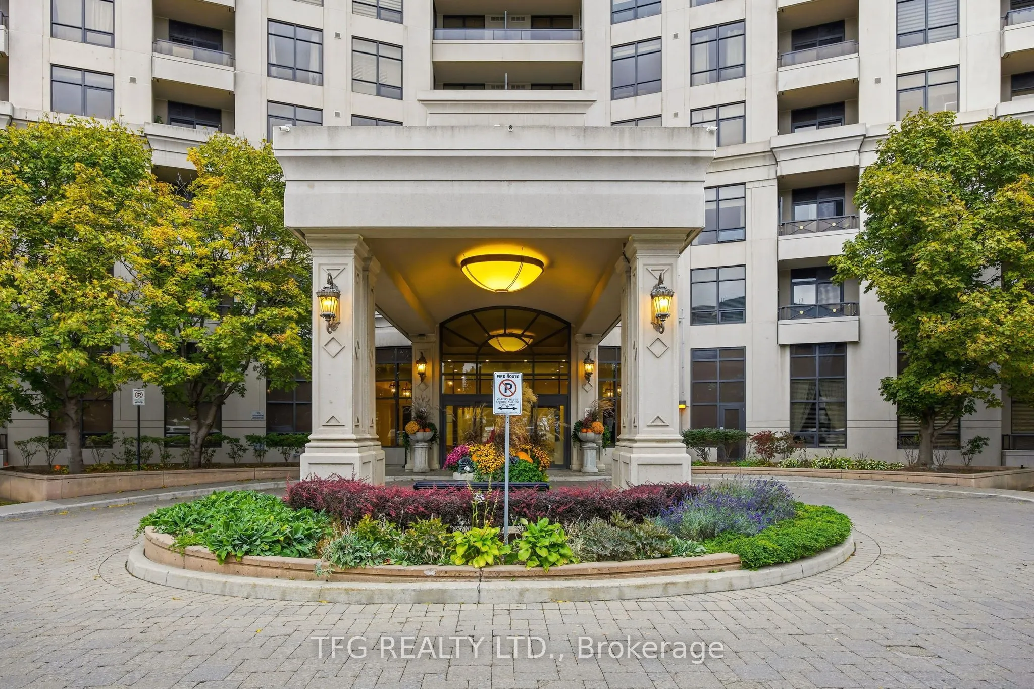 9225 Jane Street, #417