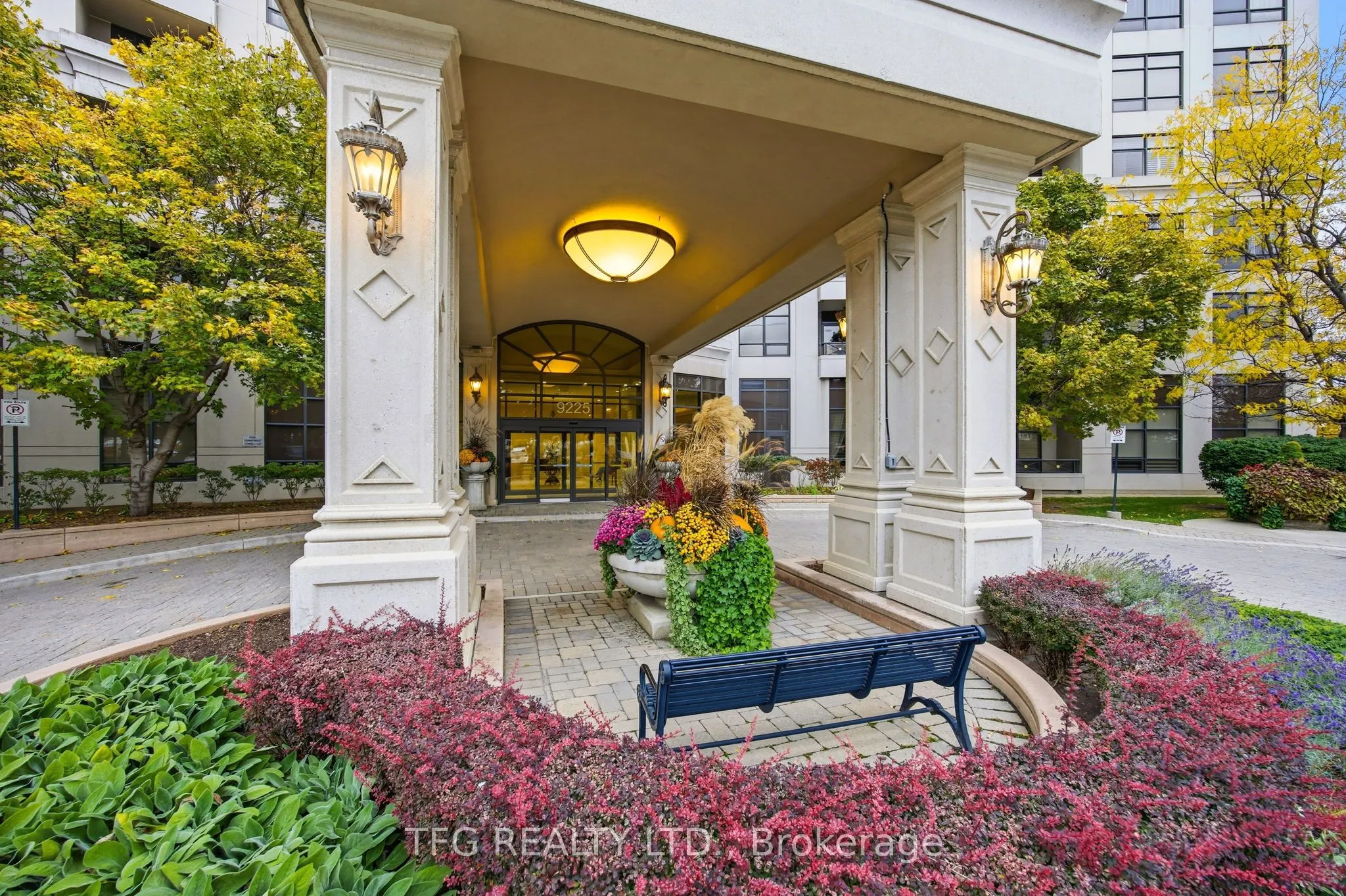 9225 Jane Street, #417